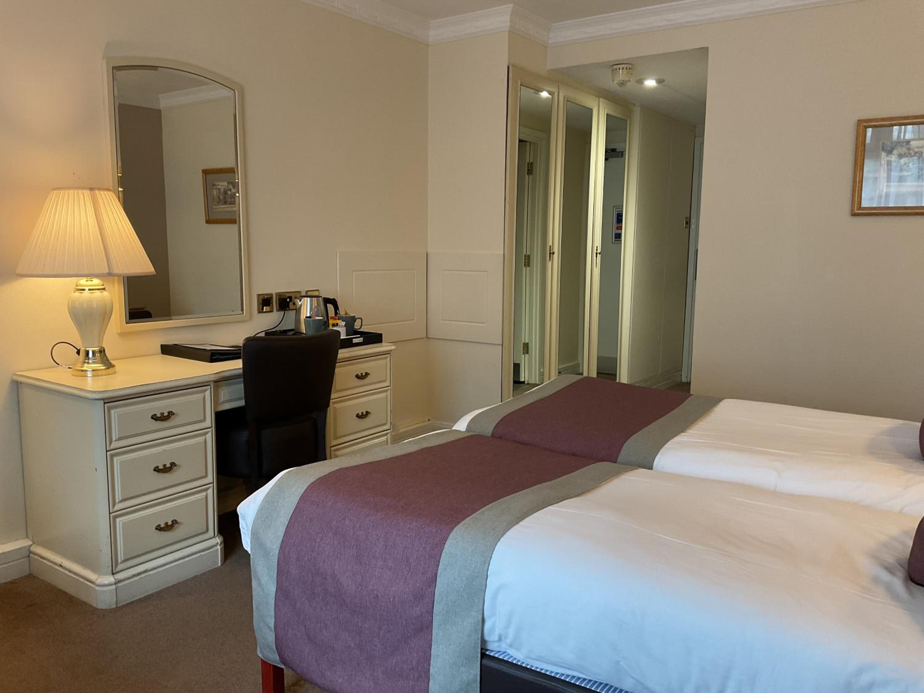 Twin Room - Photo 1