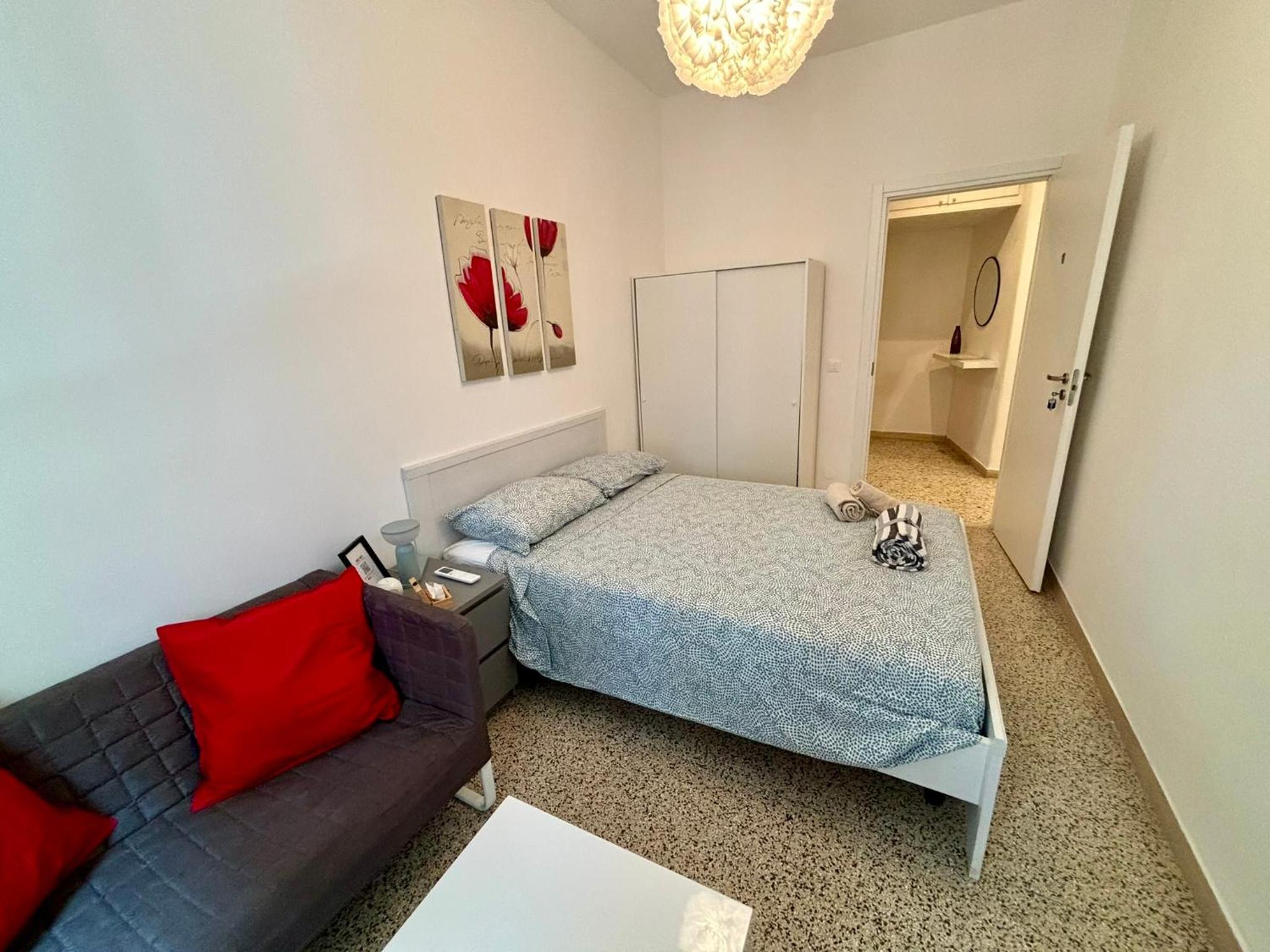 Standard Double Room with Shared Bathroom photo 3