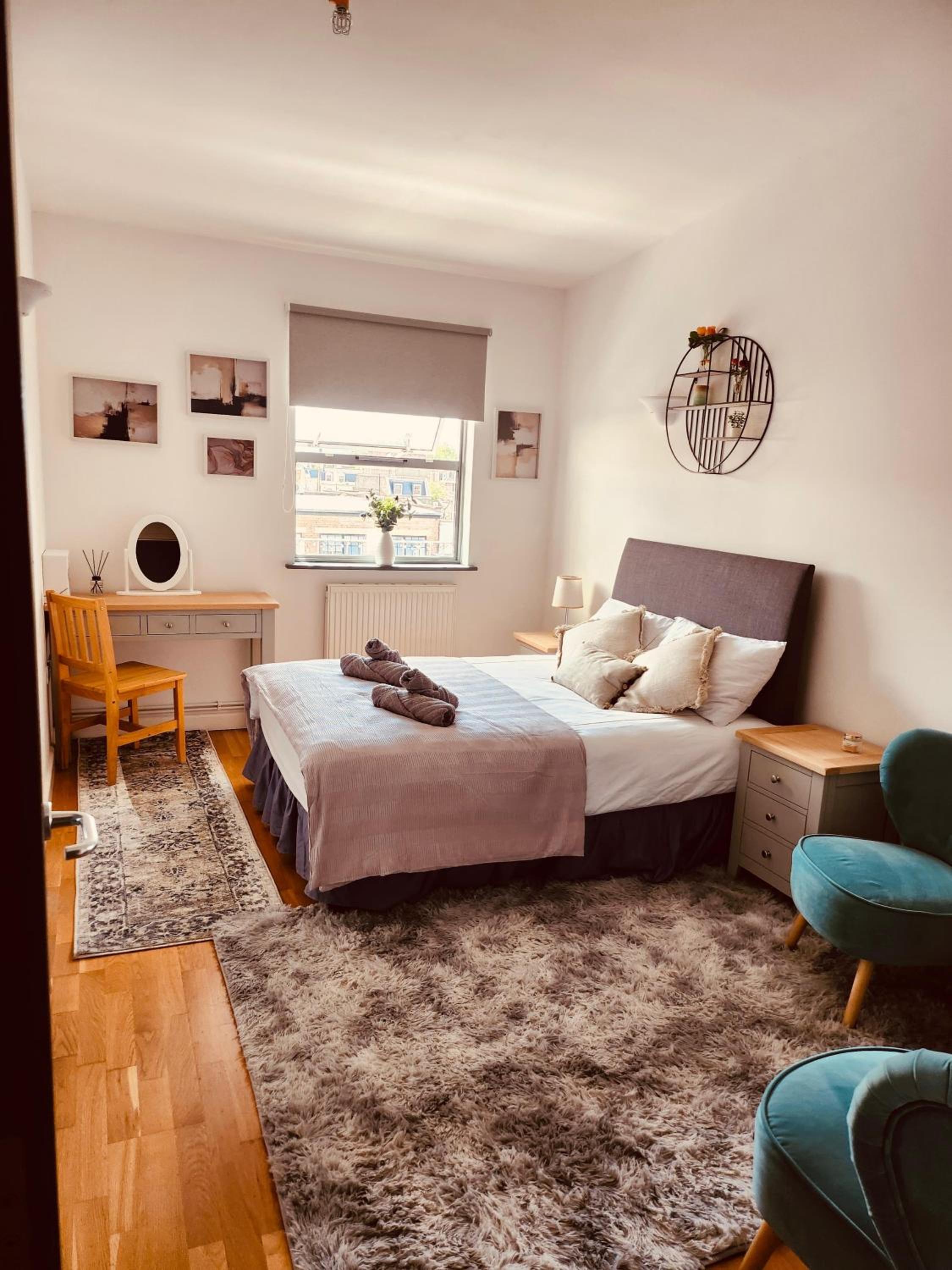 One-Bedroom Apartment photo 1