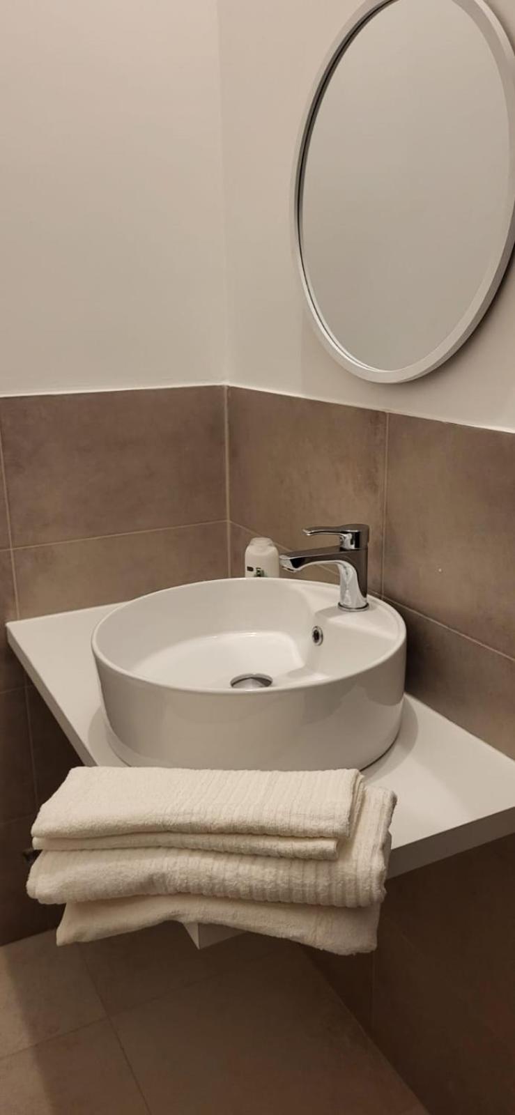 Large Double Room photo 2