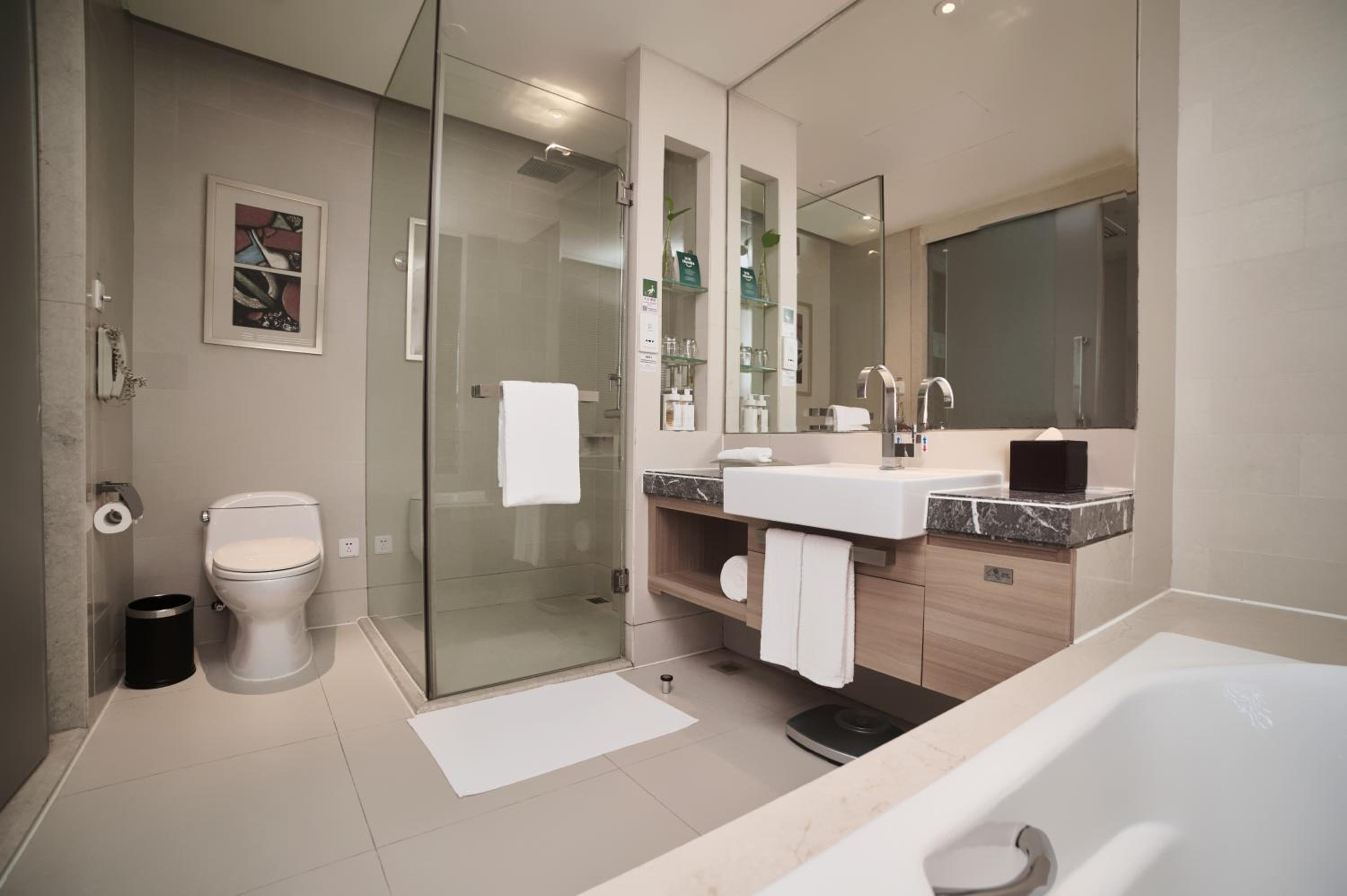 King Suite - Photo 2