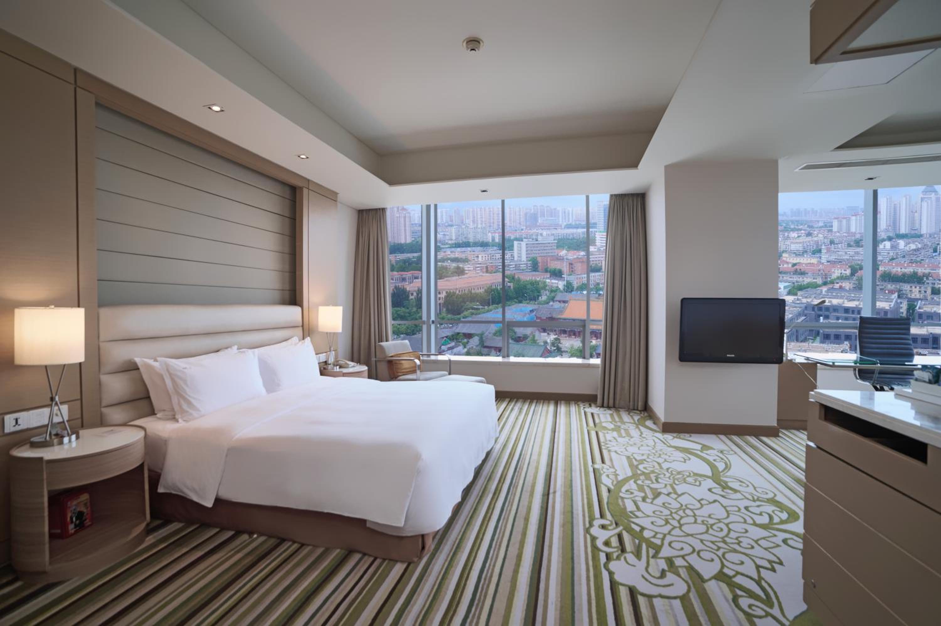 King Suite - Photo 1