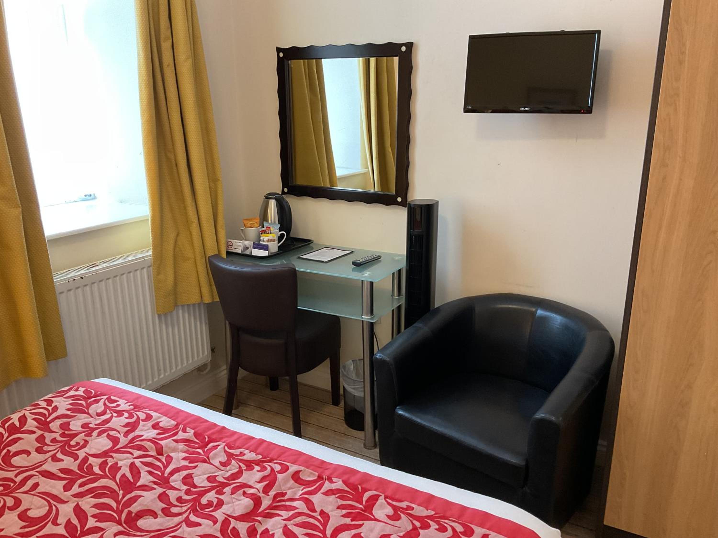 Small Double Room - Photo 3