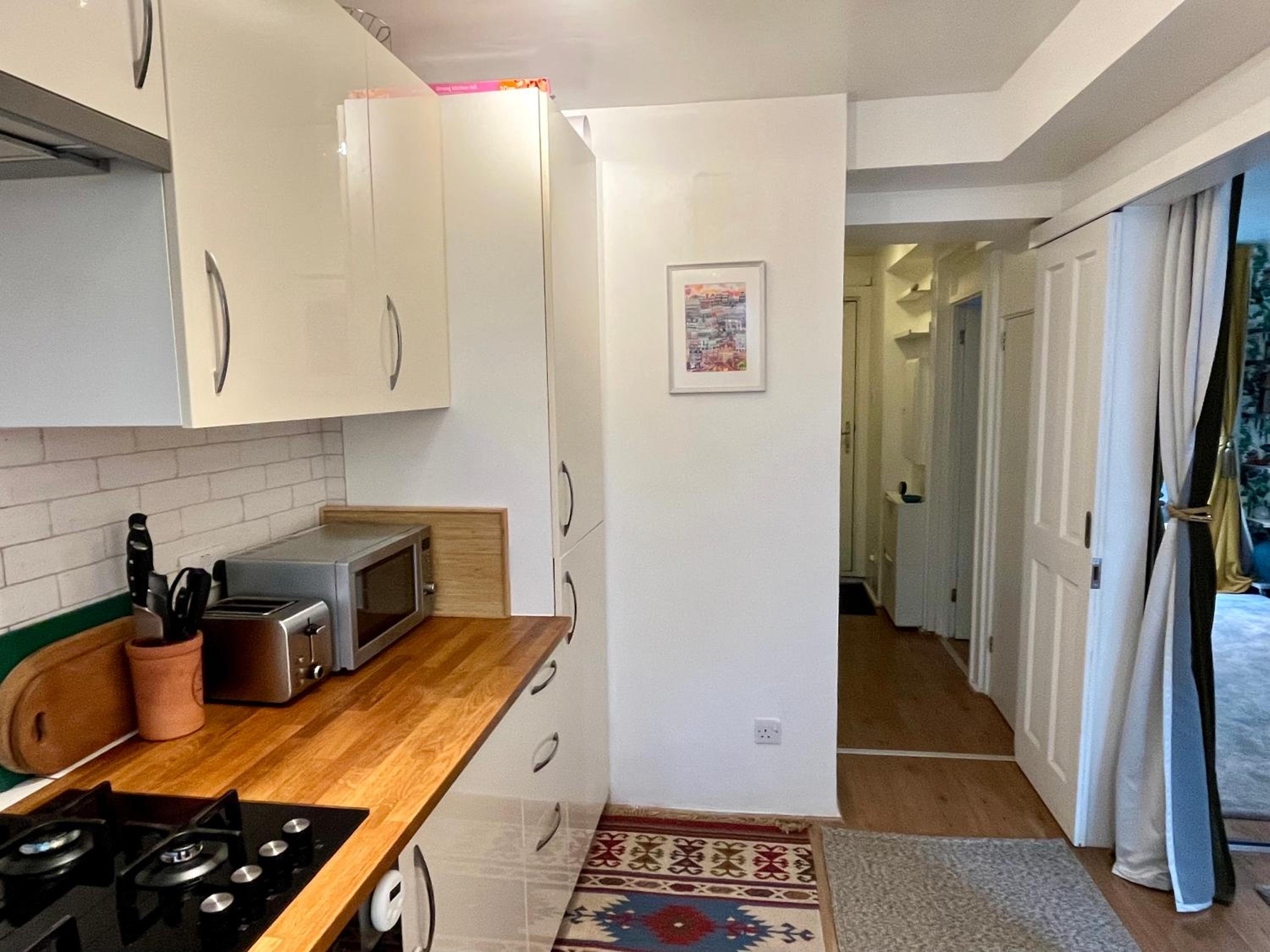 One-Bedroom Apartment photo 2