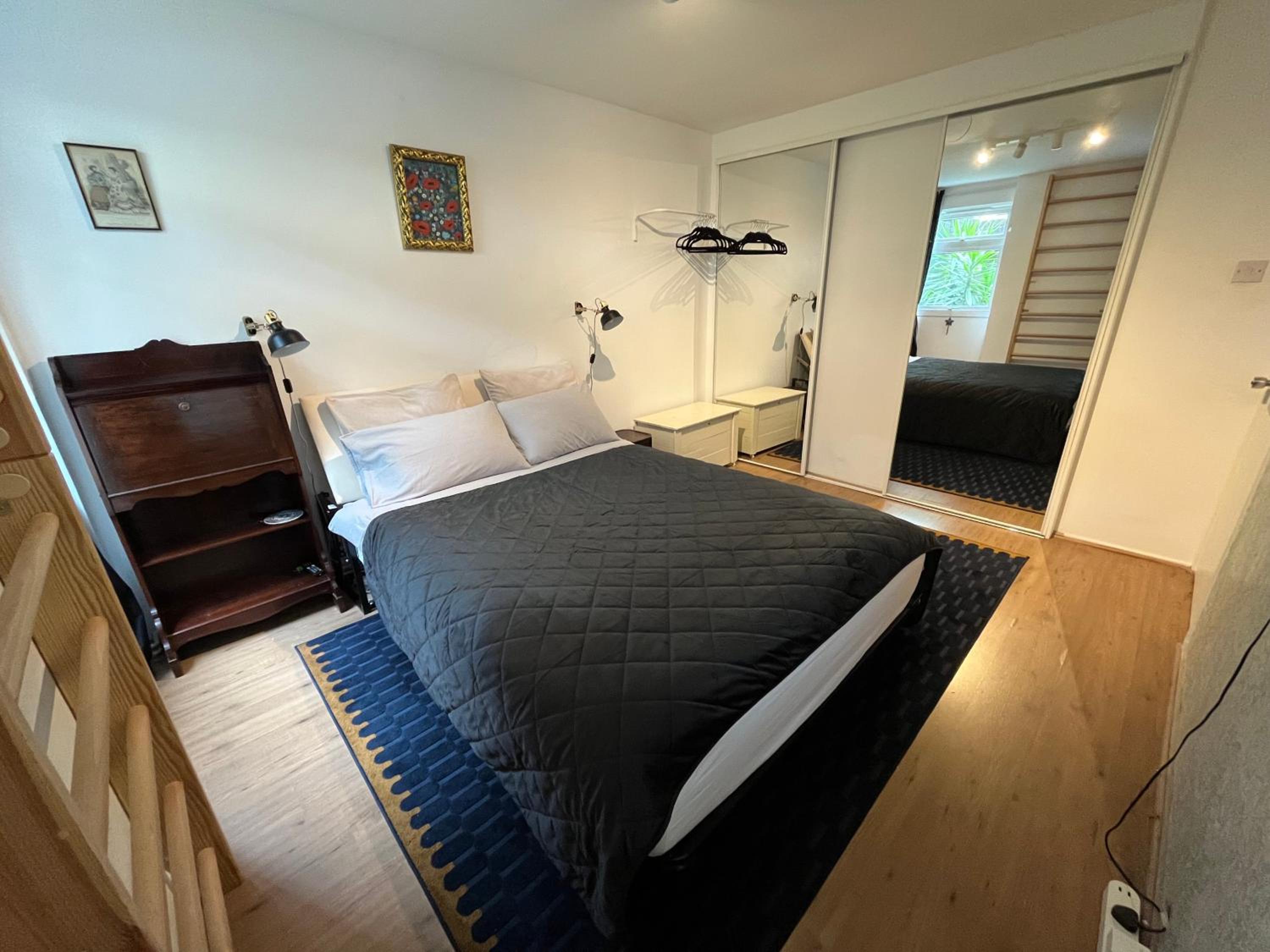 One-Bedroom Apartment photo 3