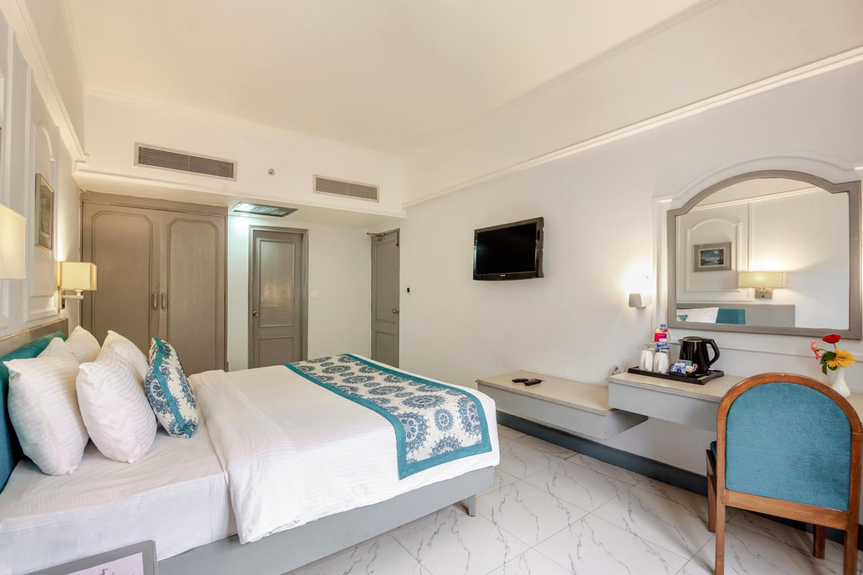 Privilege Suite - Photo 4