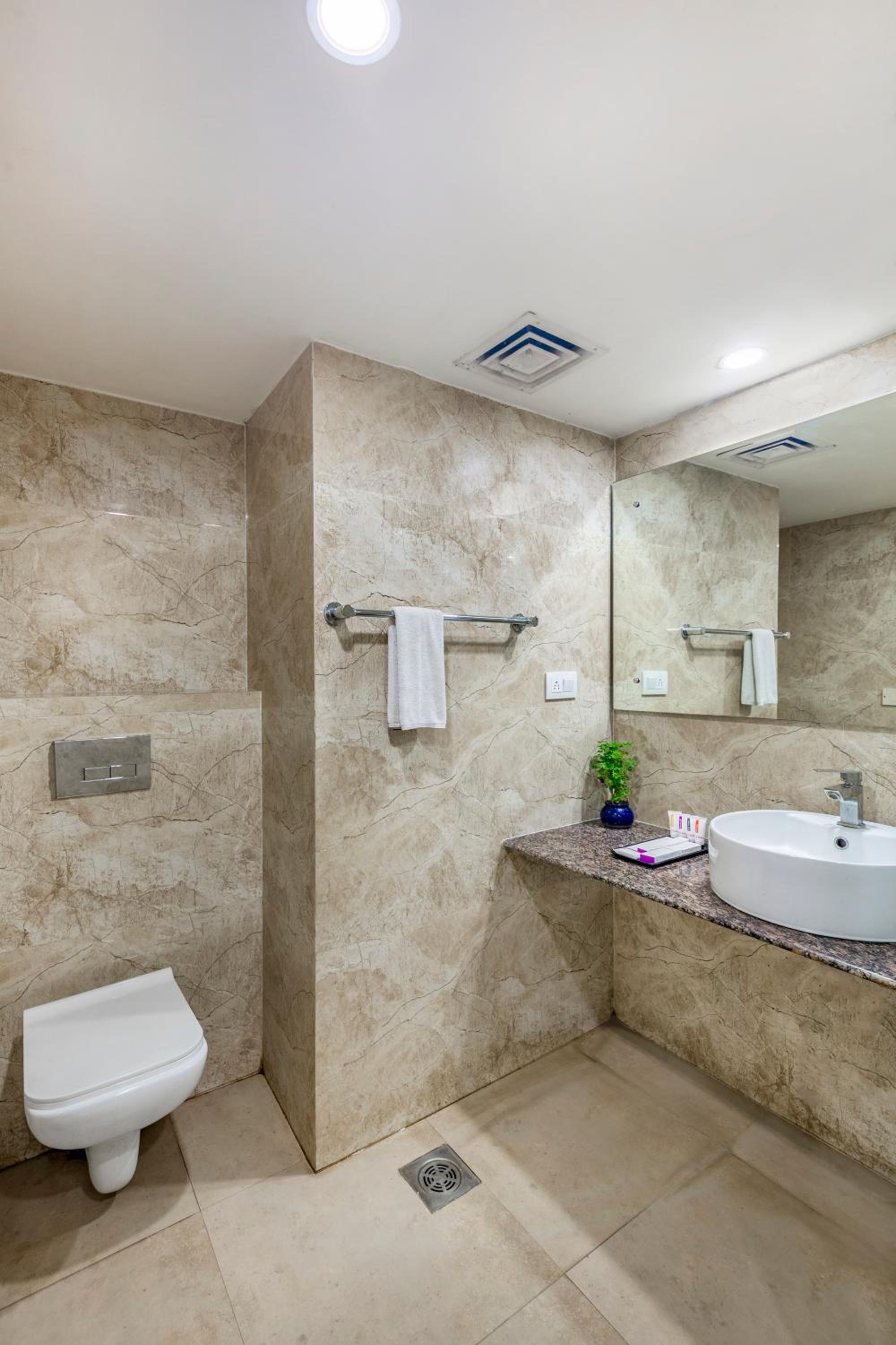 Privilege Suite - Photo 7
