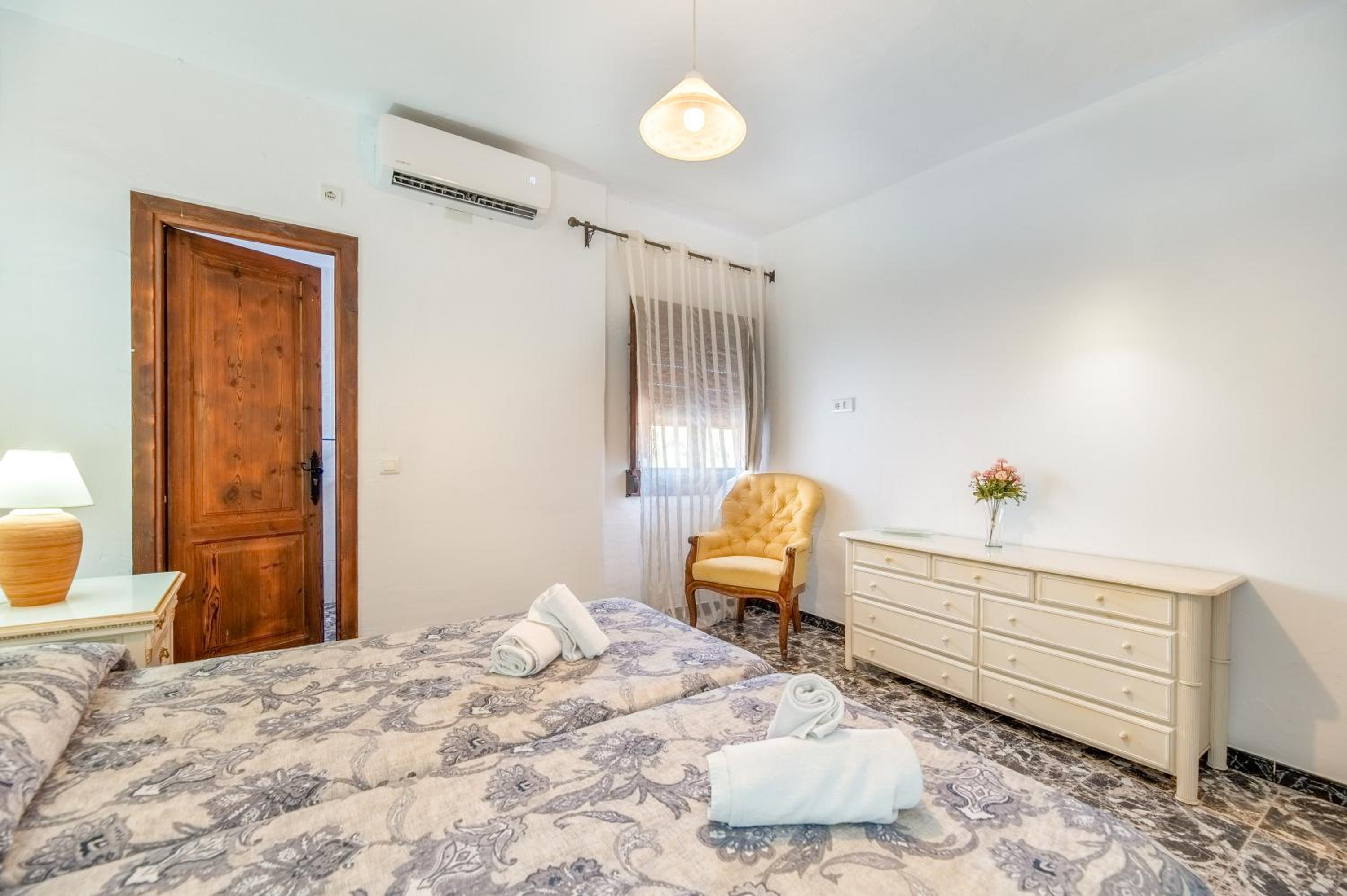 Queen Room photo 3