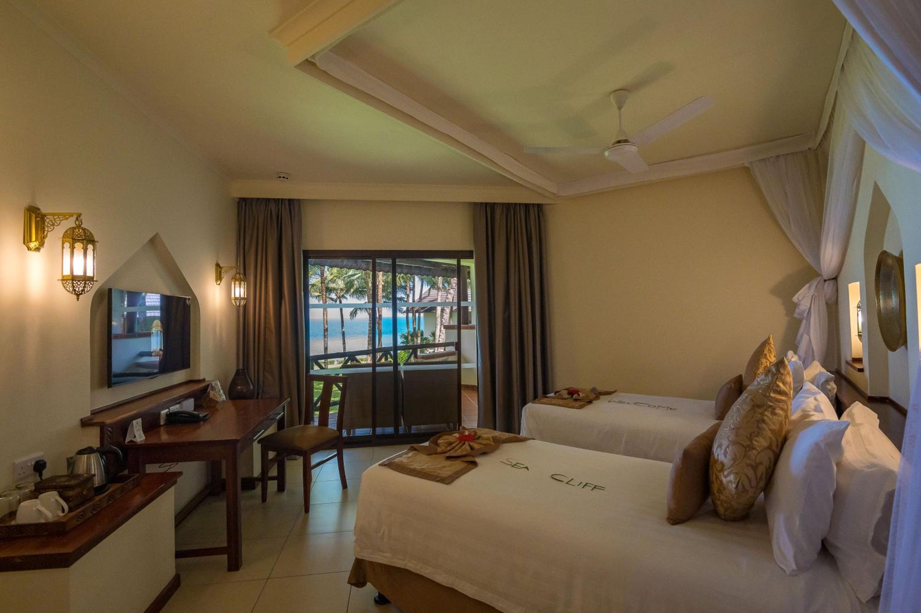 Twin Room with Sea View - Photo 2