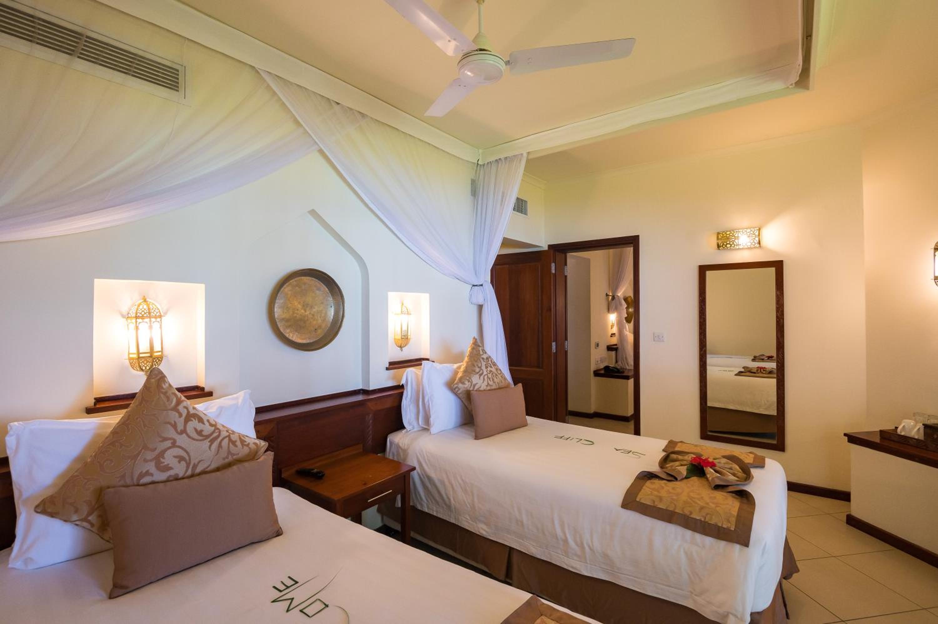 Twin Room with Garden View - Photo 6