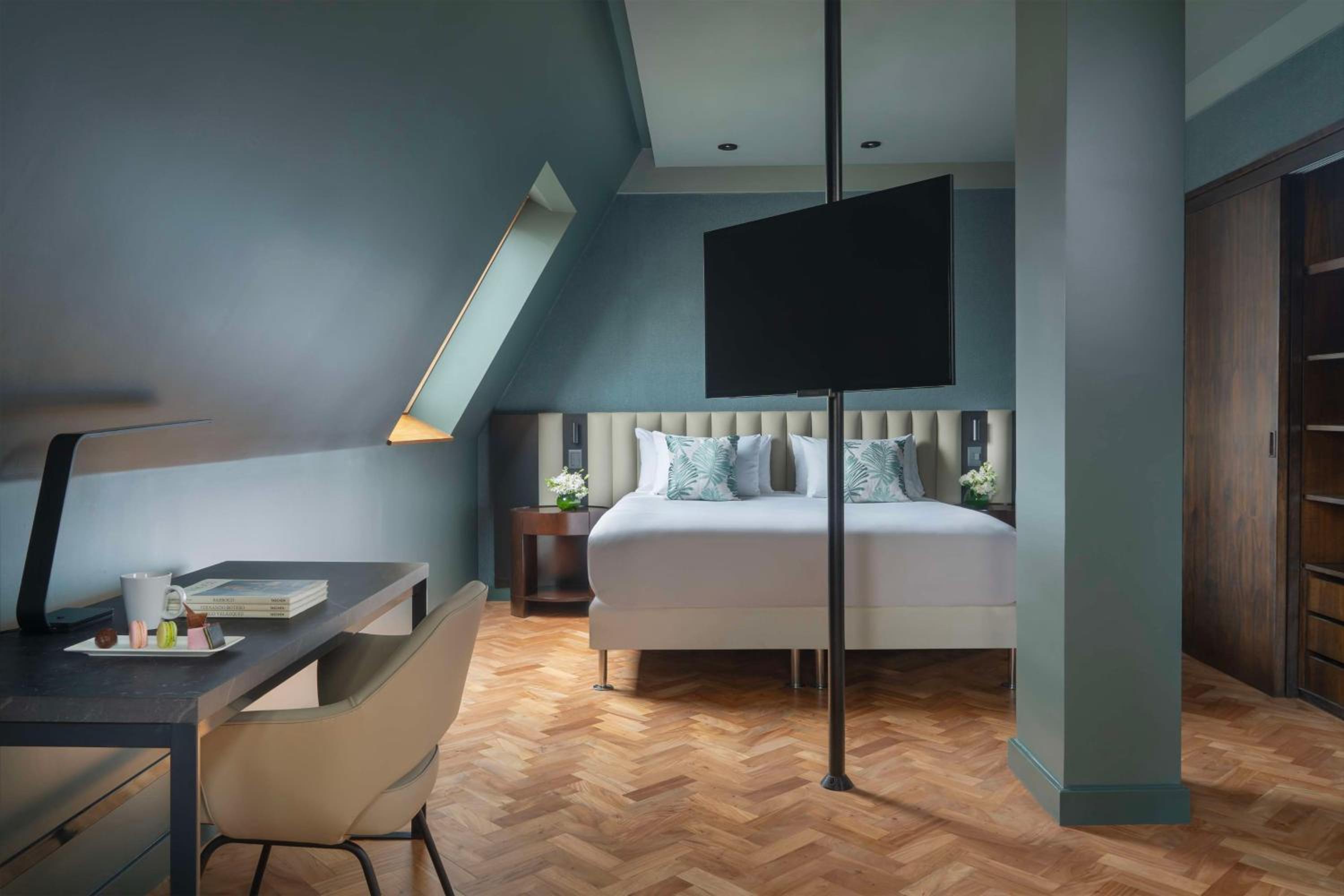 Junior Suite New Style with Balcony