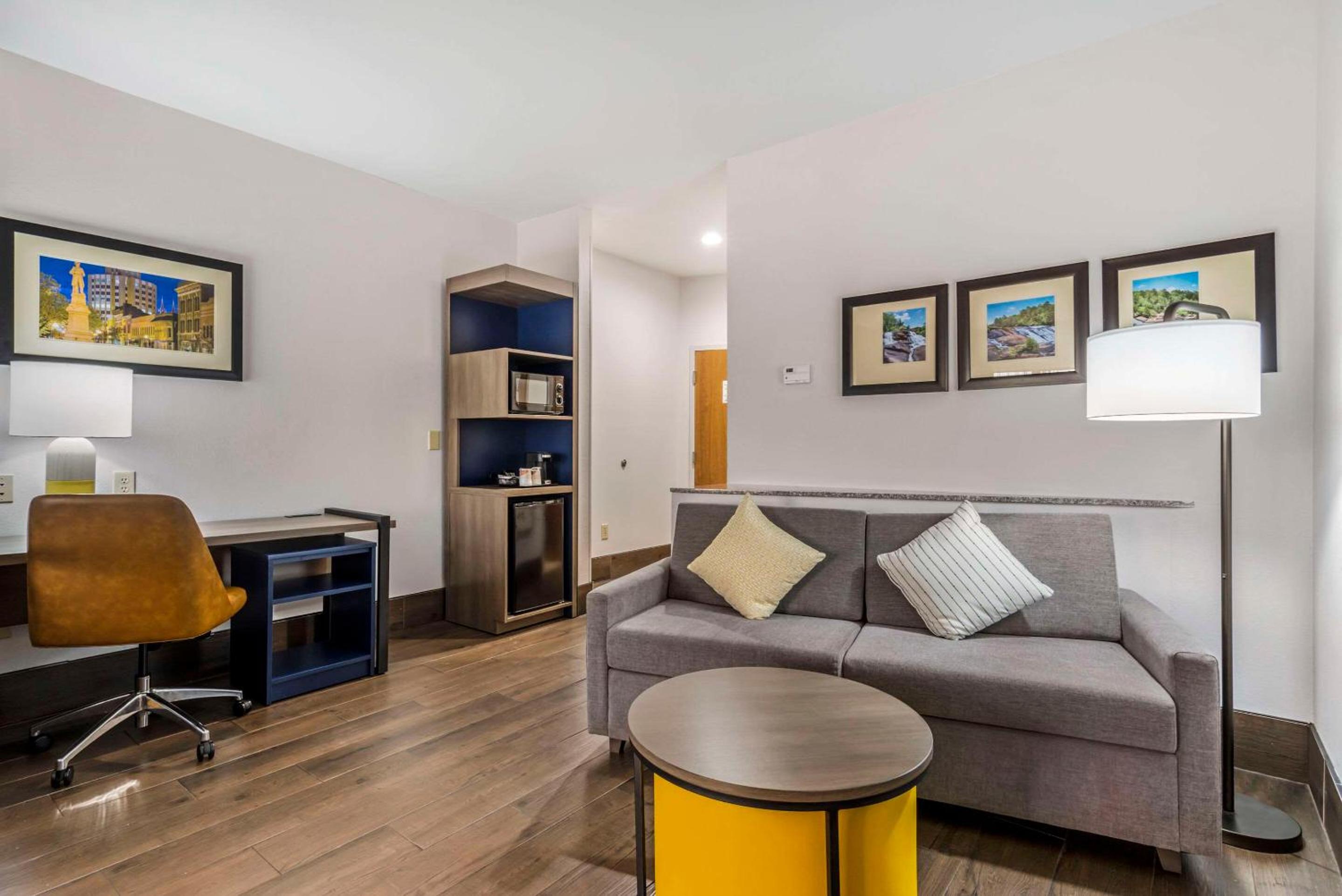 Executive Queen Suite - Non-Smoking - Photo 5