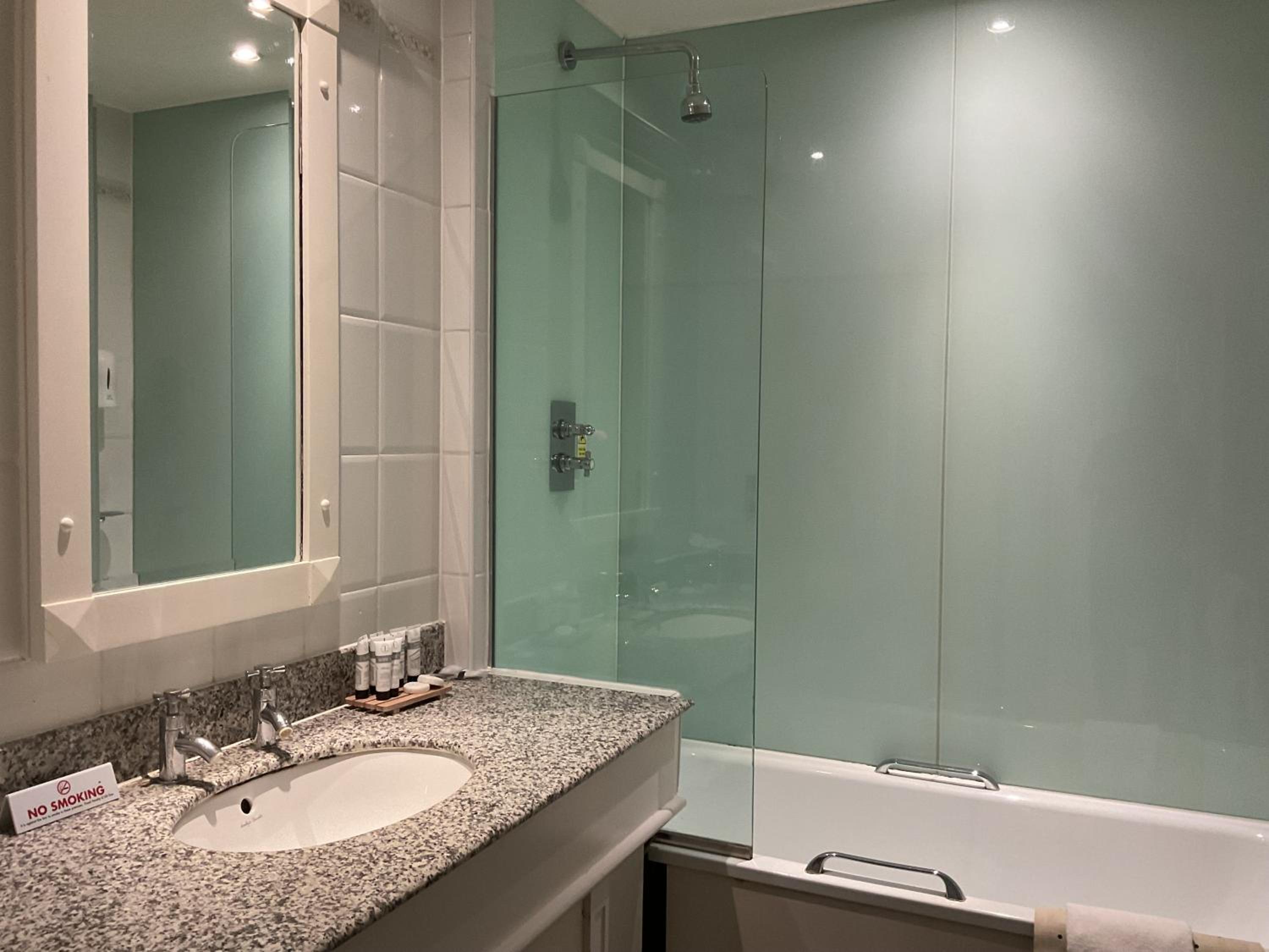 Double Room with Sea View - Photo 13