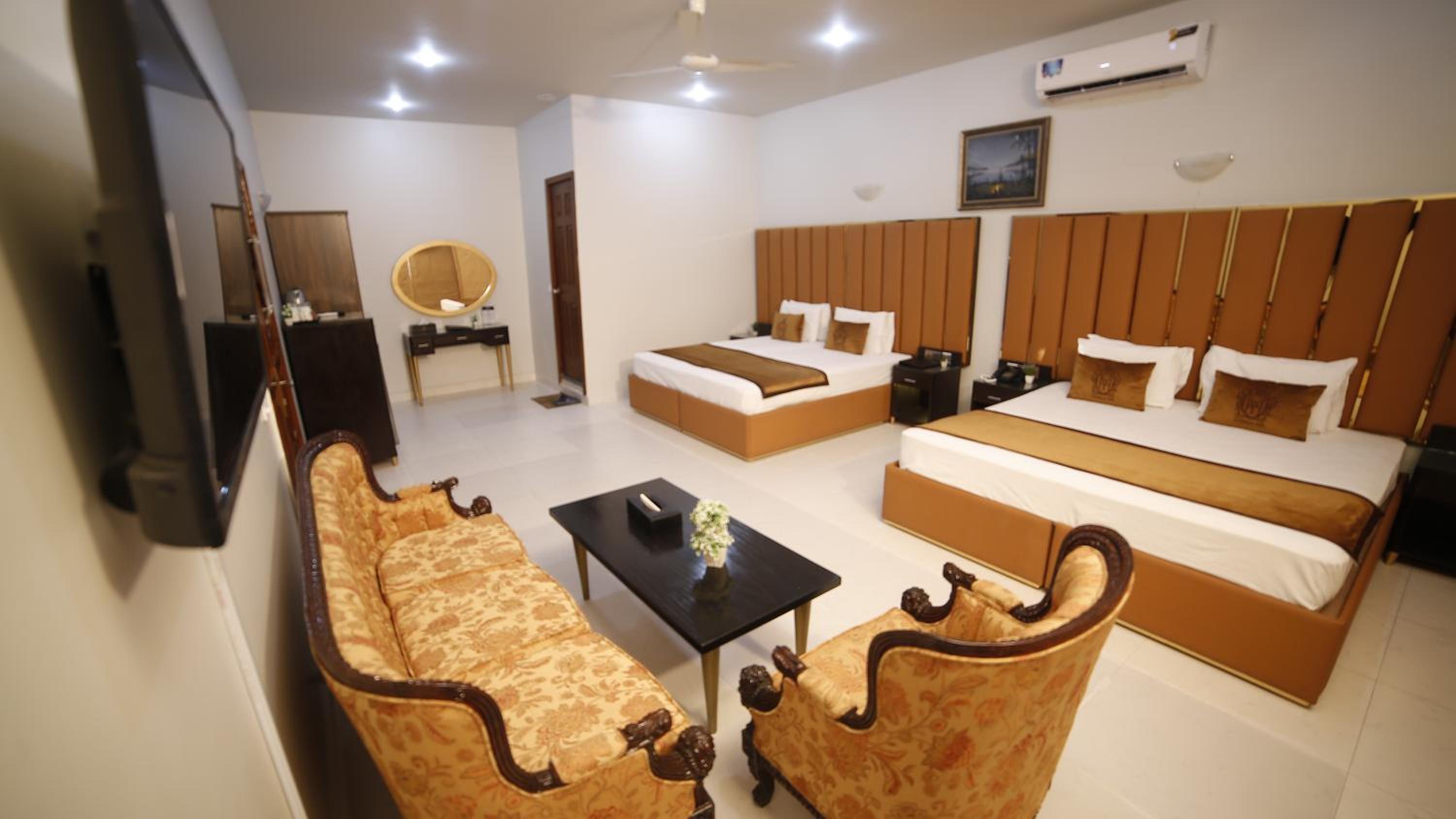 Classic Quadruple Room