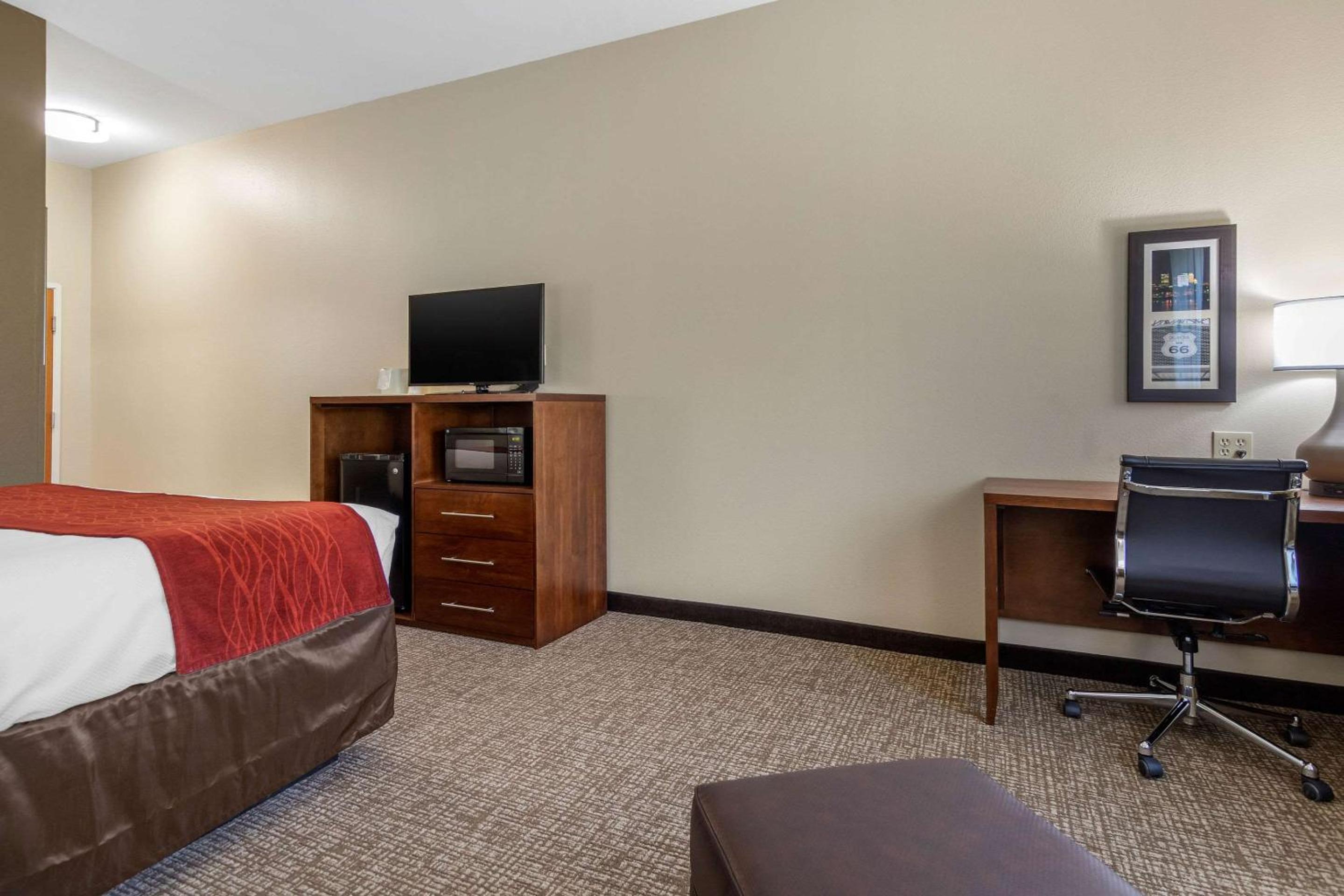 King Room - Non - Smoking  - Photo 3