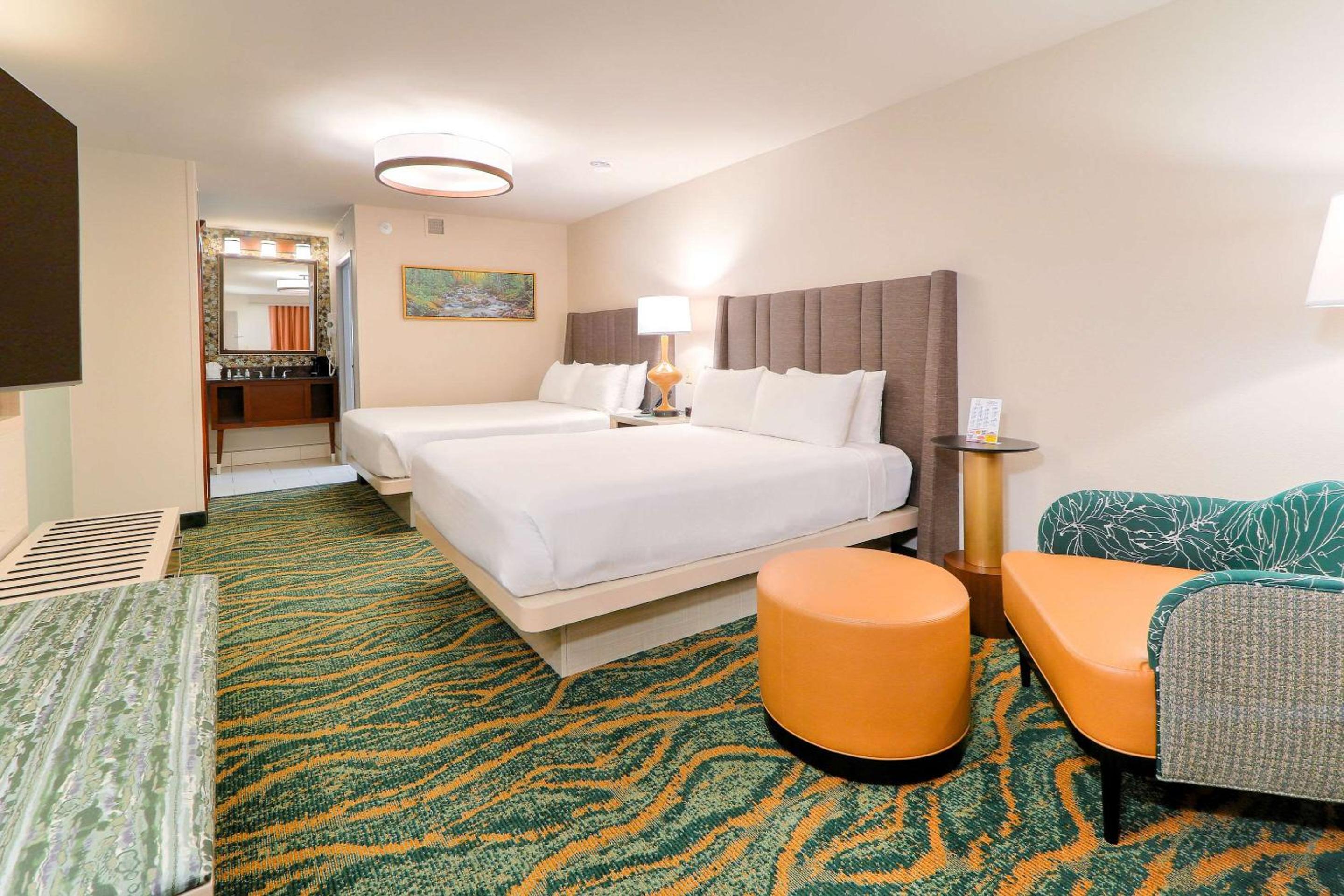 Large Queen Room with Two Queen Beds - Non-Smoking - Photo 1