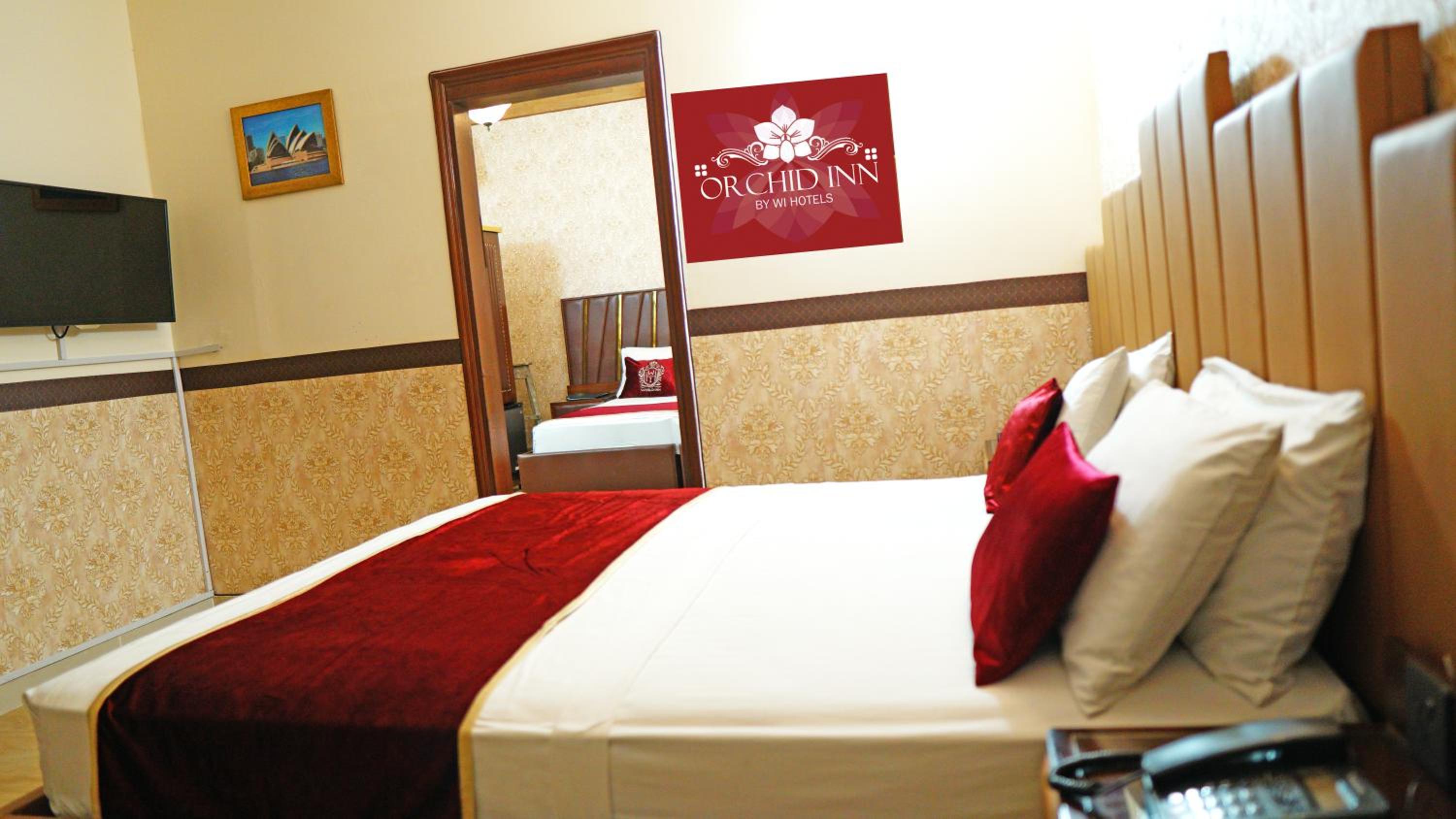 Deluxe King Suite