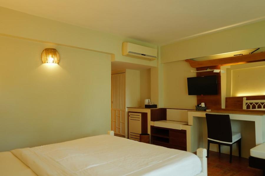 Standard Double Room - Photo 5