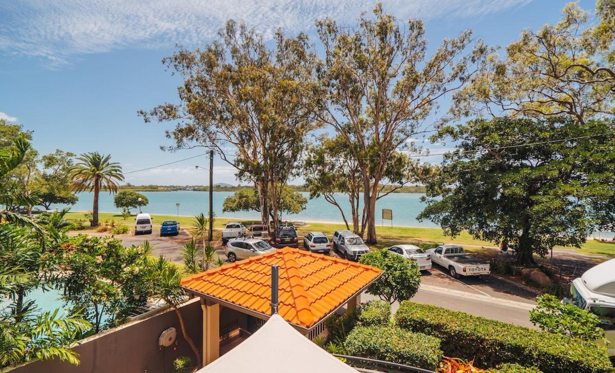 Three-Bedroom Apartment with Water View photo 2