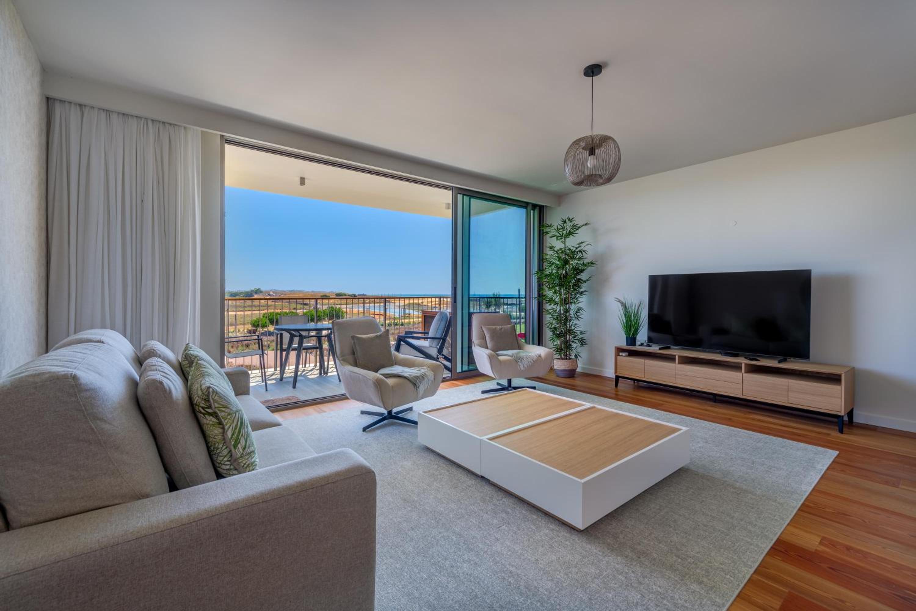 Two-Bedroom Apartment with View photo 1