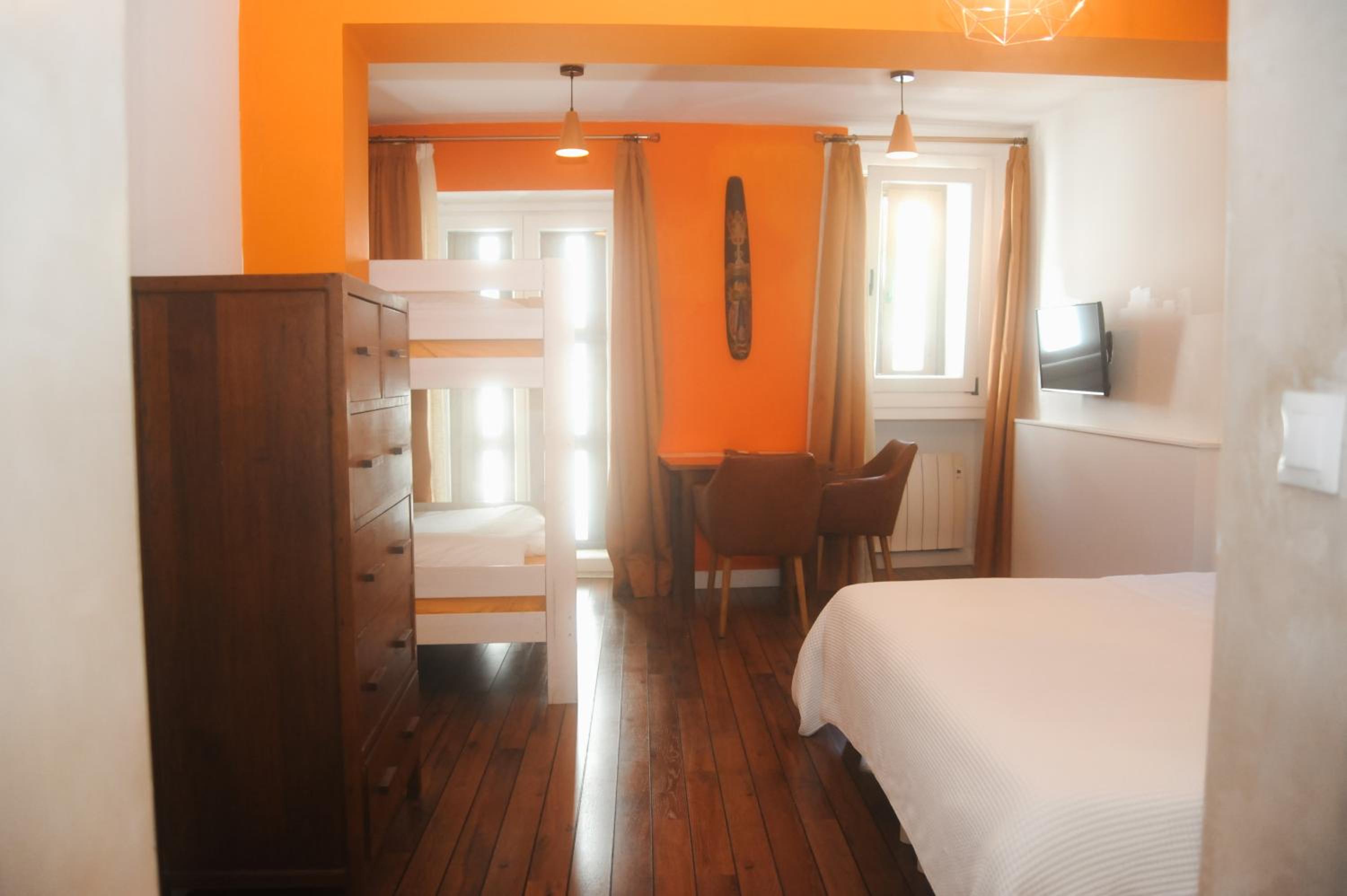 Family Room - Photo 10