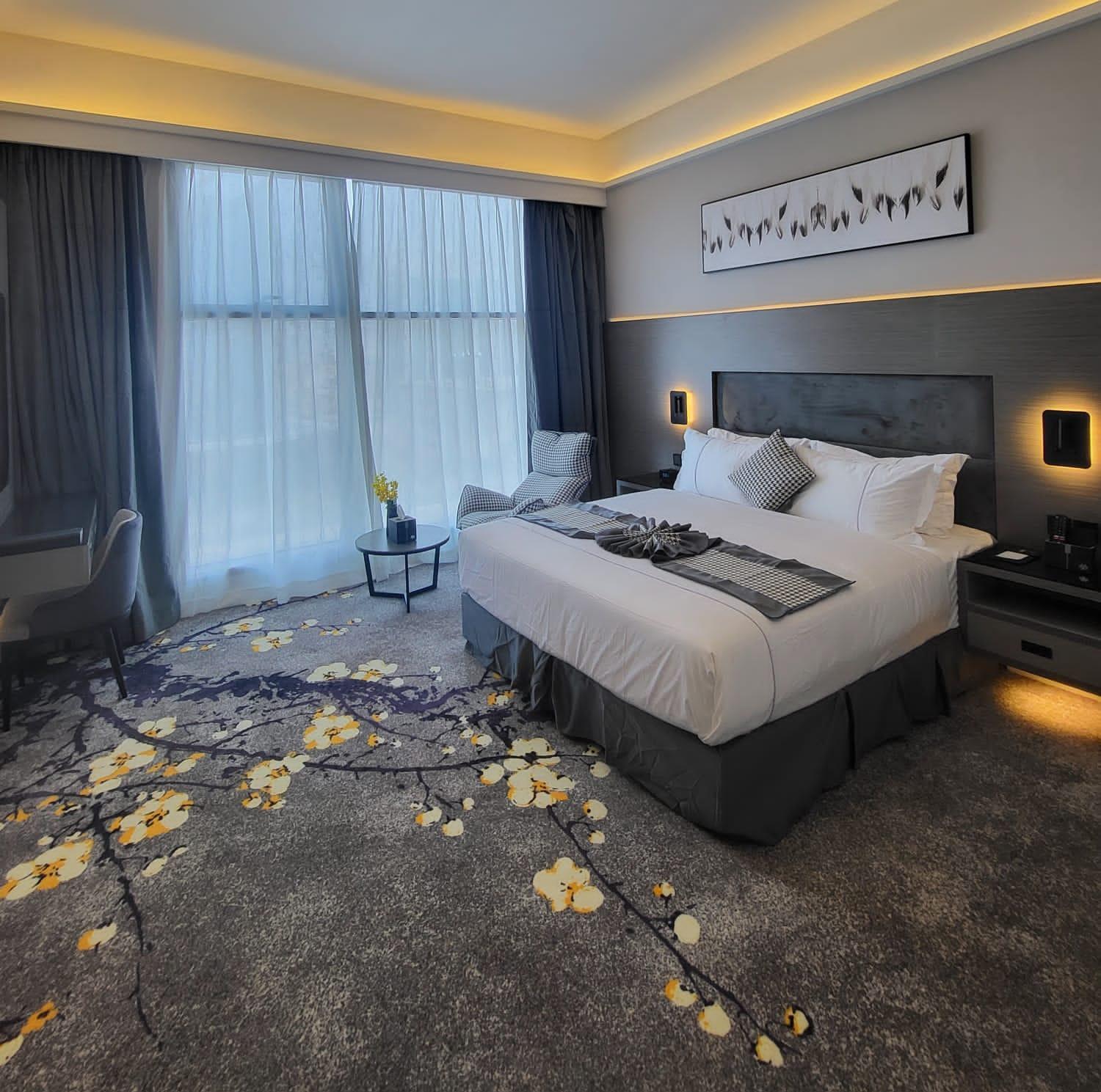 Deluxe King Room photo 1