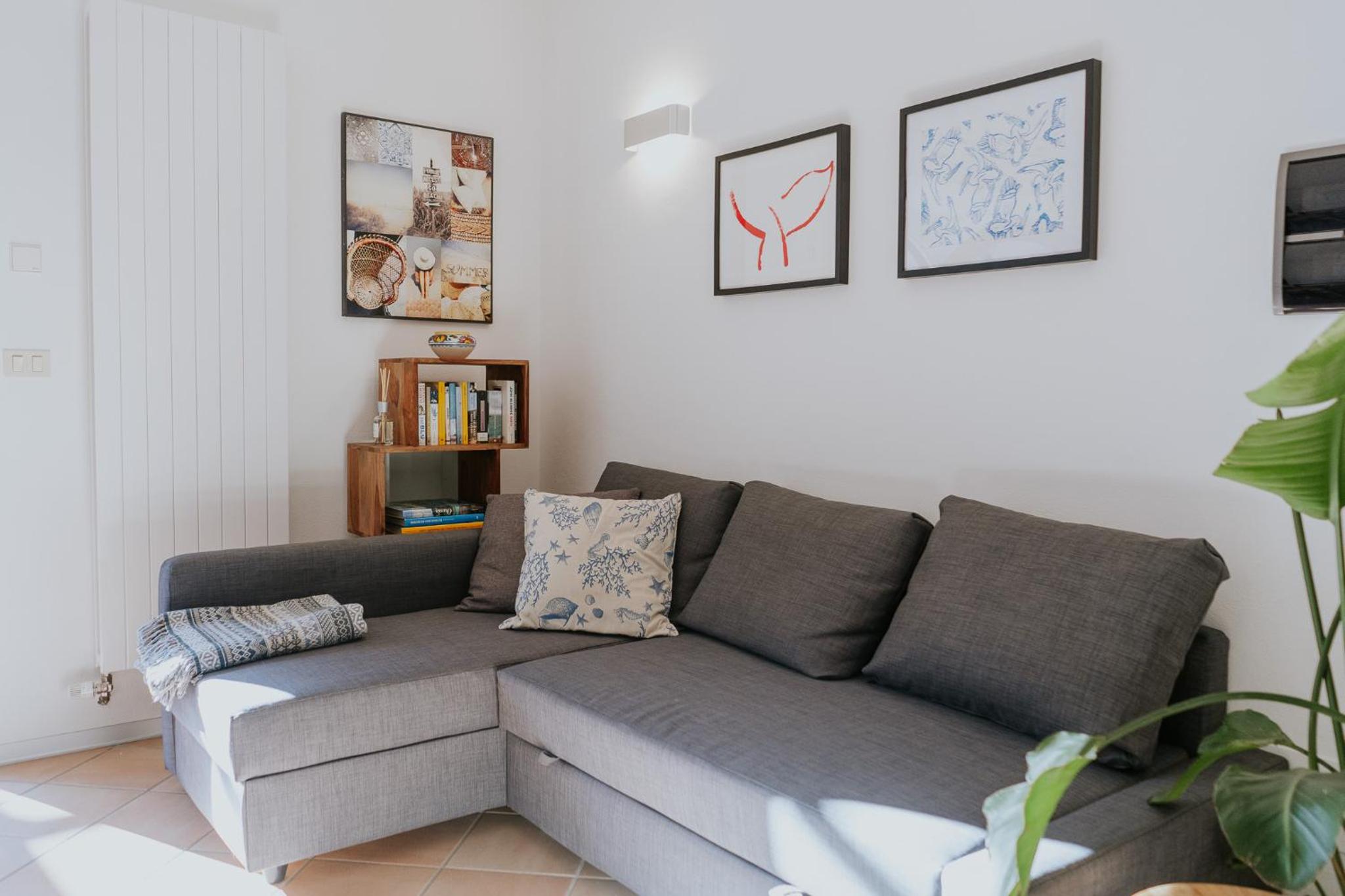 One-Bedroom Apartment photo 1