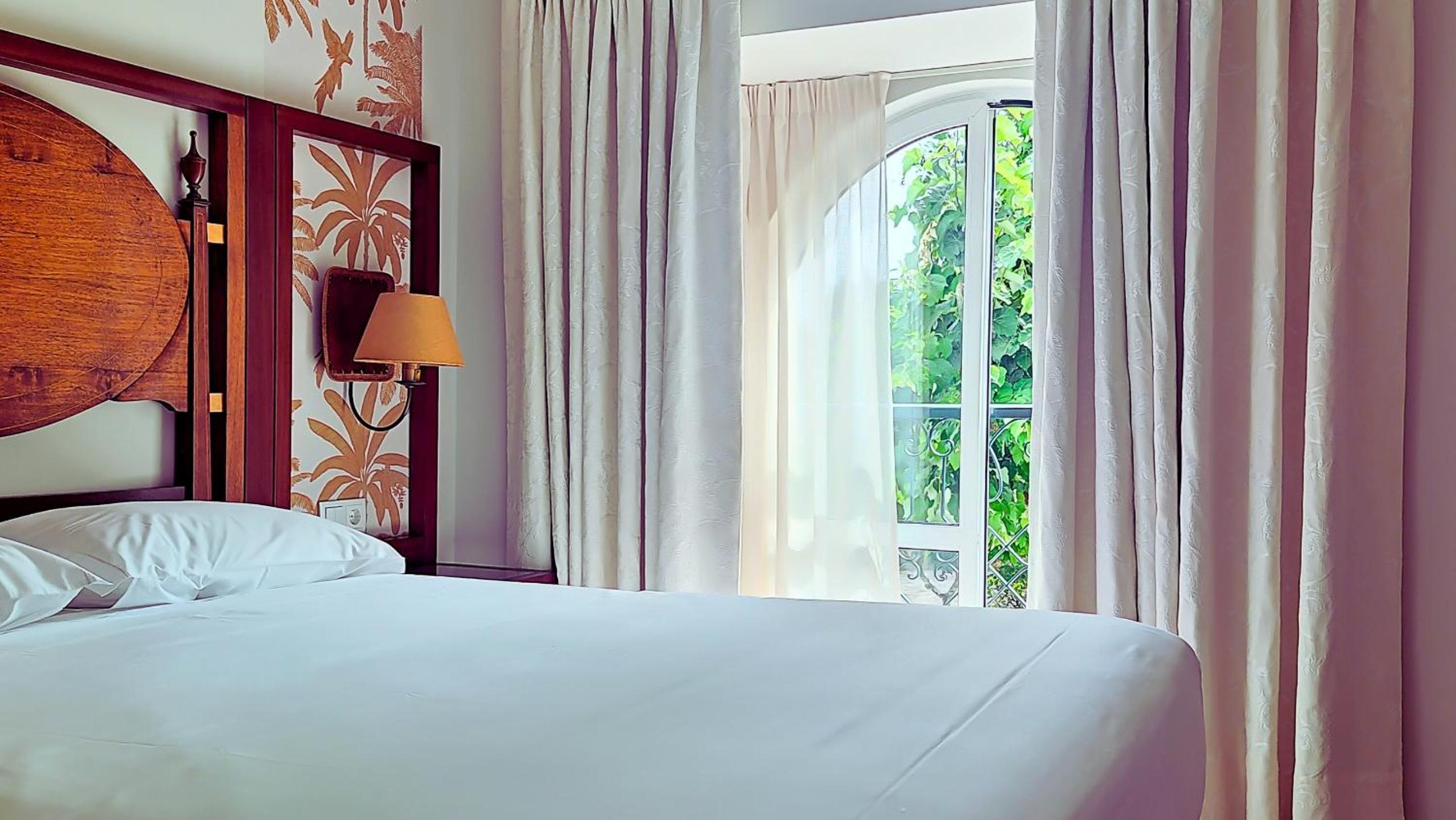Standard Double Room - Photo 3