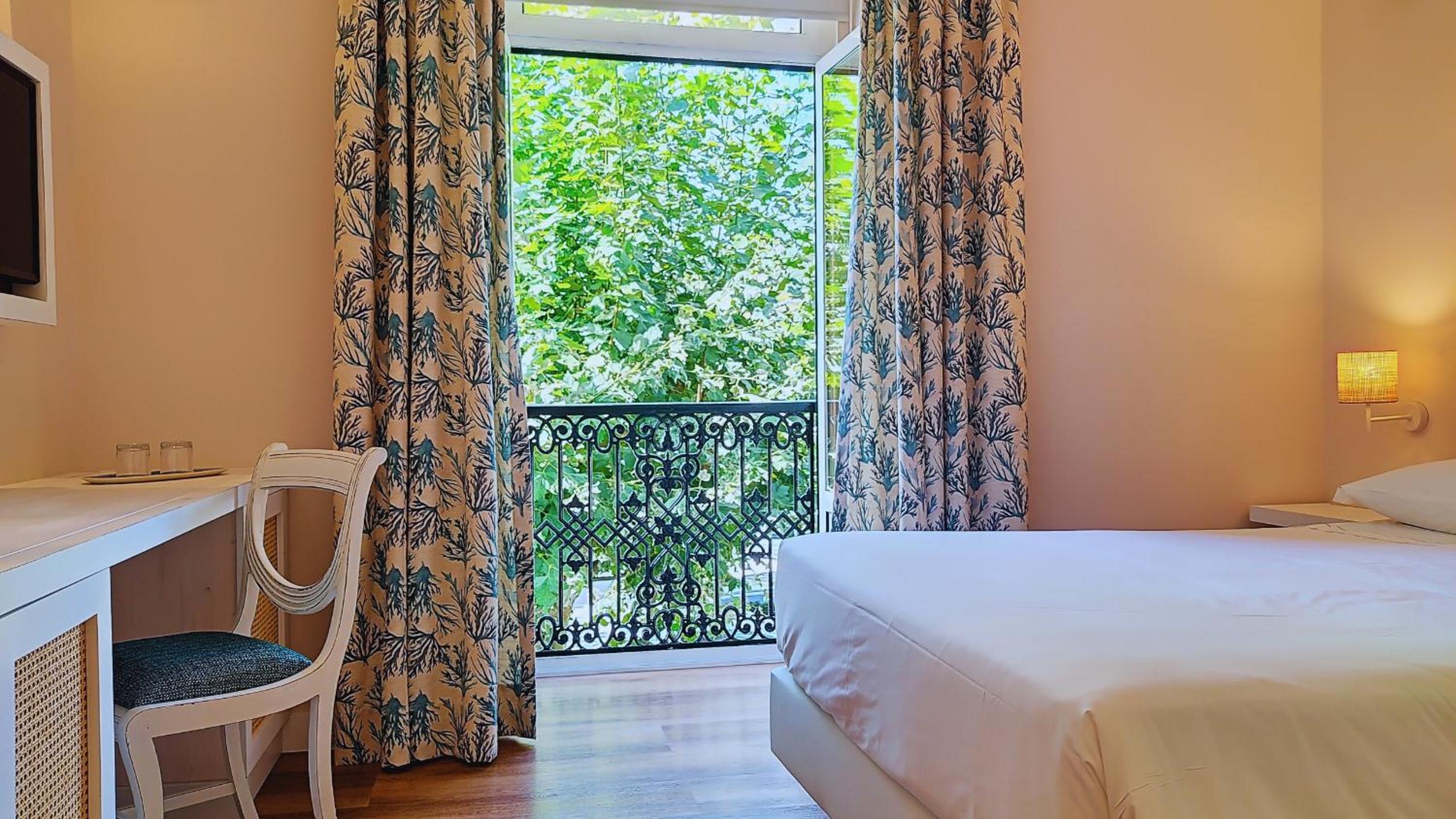 Standard Double Room - Photo 7