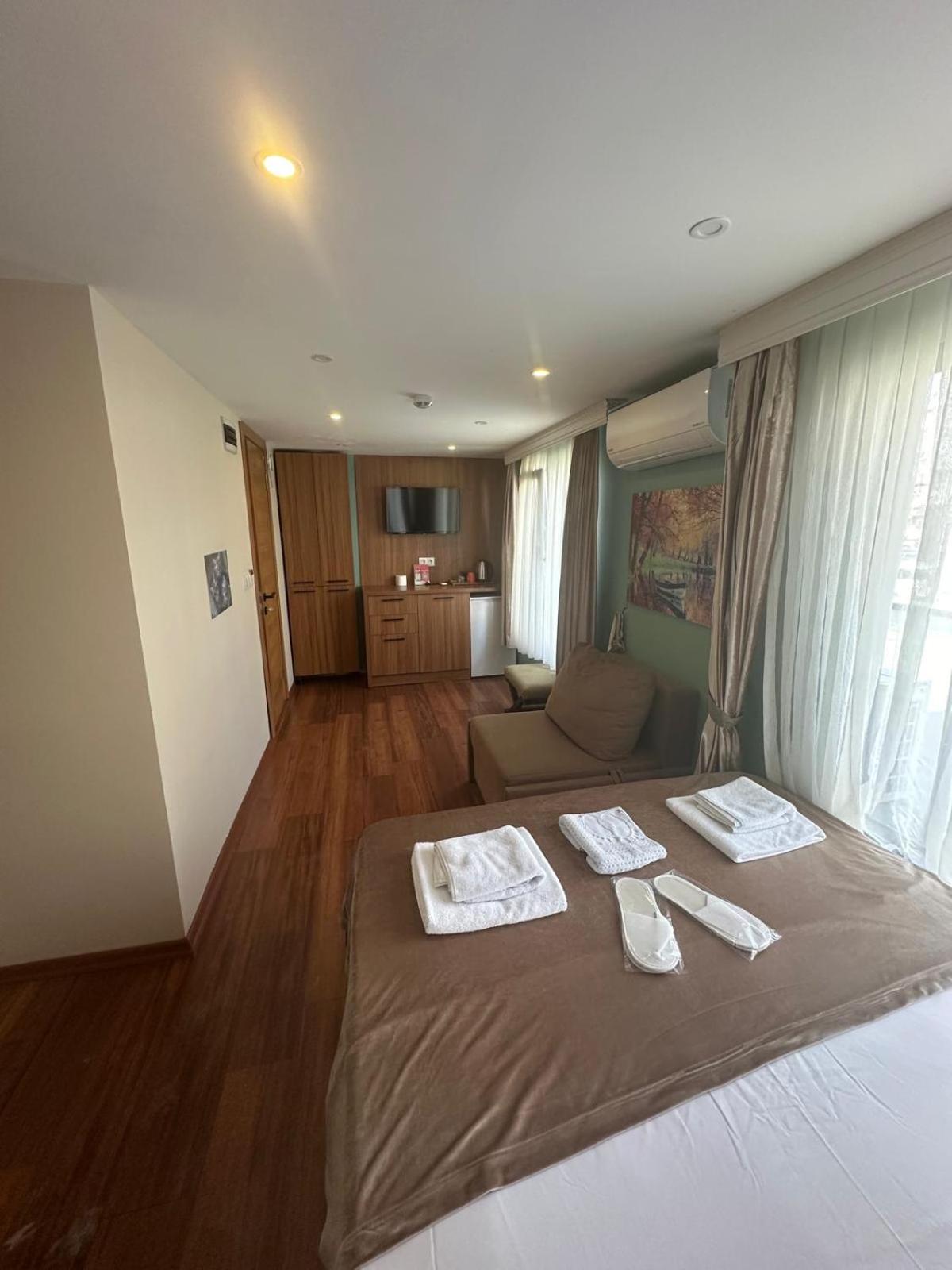 Deluxe Triple Room photo 2