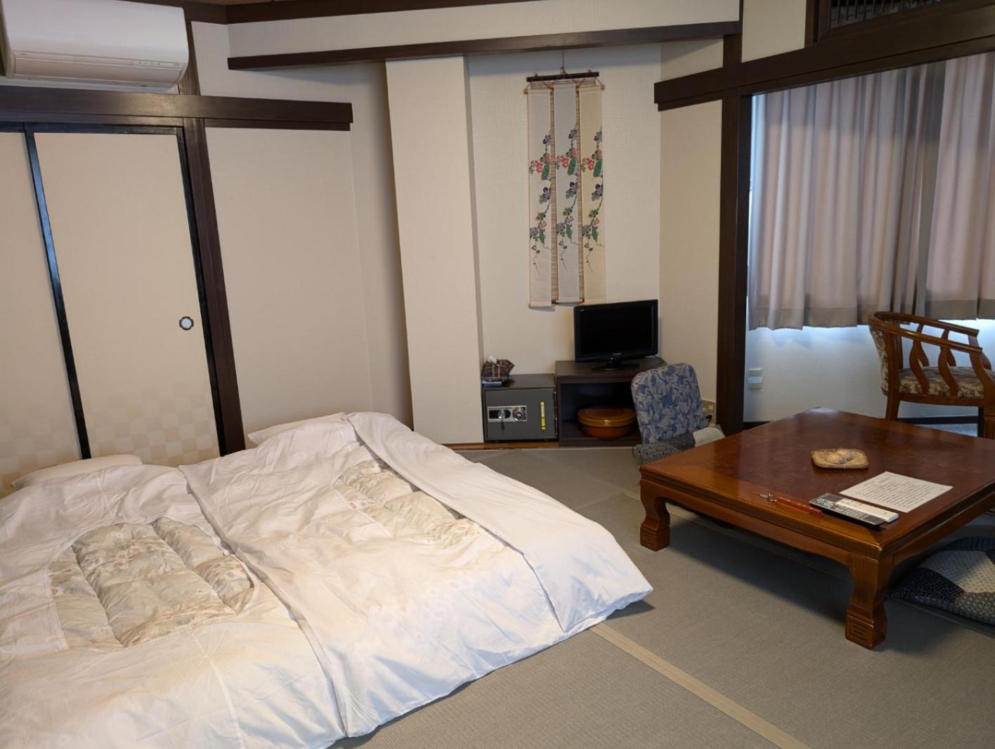 Economy Double Room photo 3