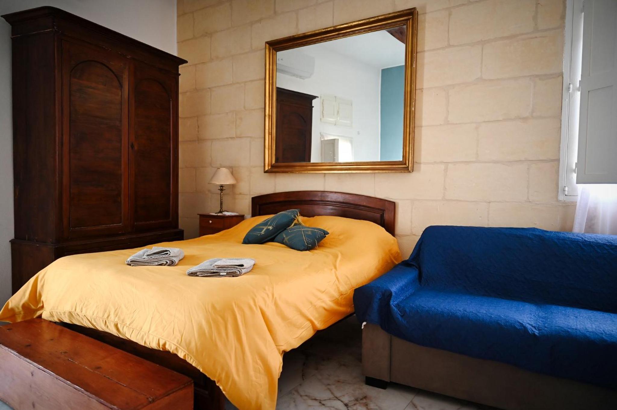 Deluxe King Room photo 1