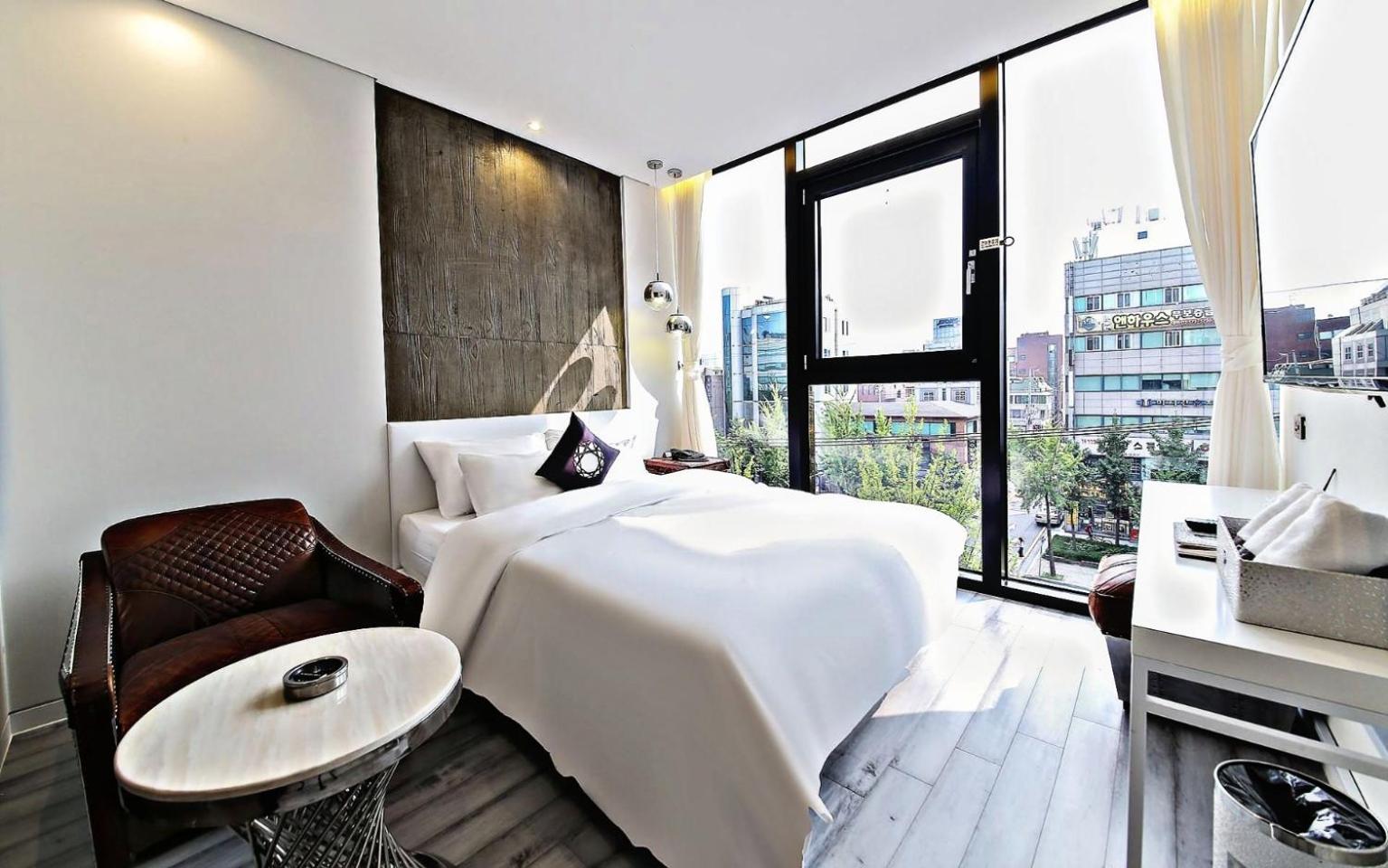 Standard Double Room - Photo 14