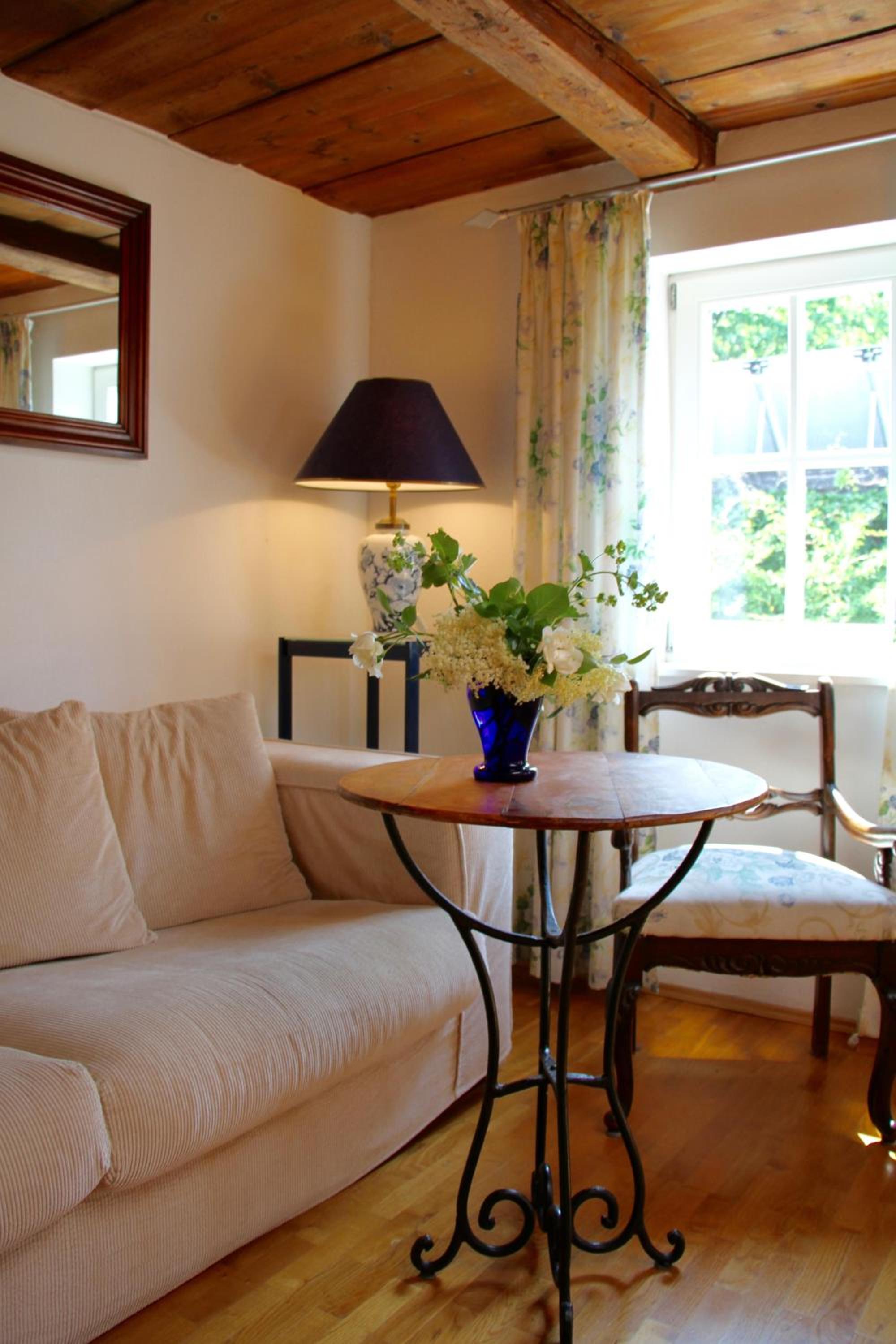 Four-Bedroom Apartment with Balcony photo 2