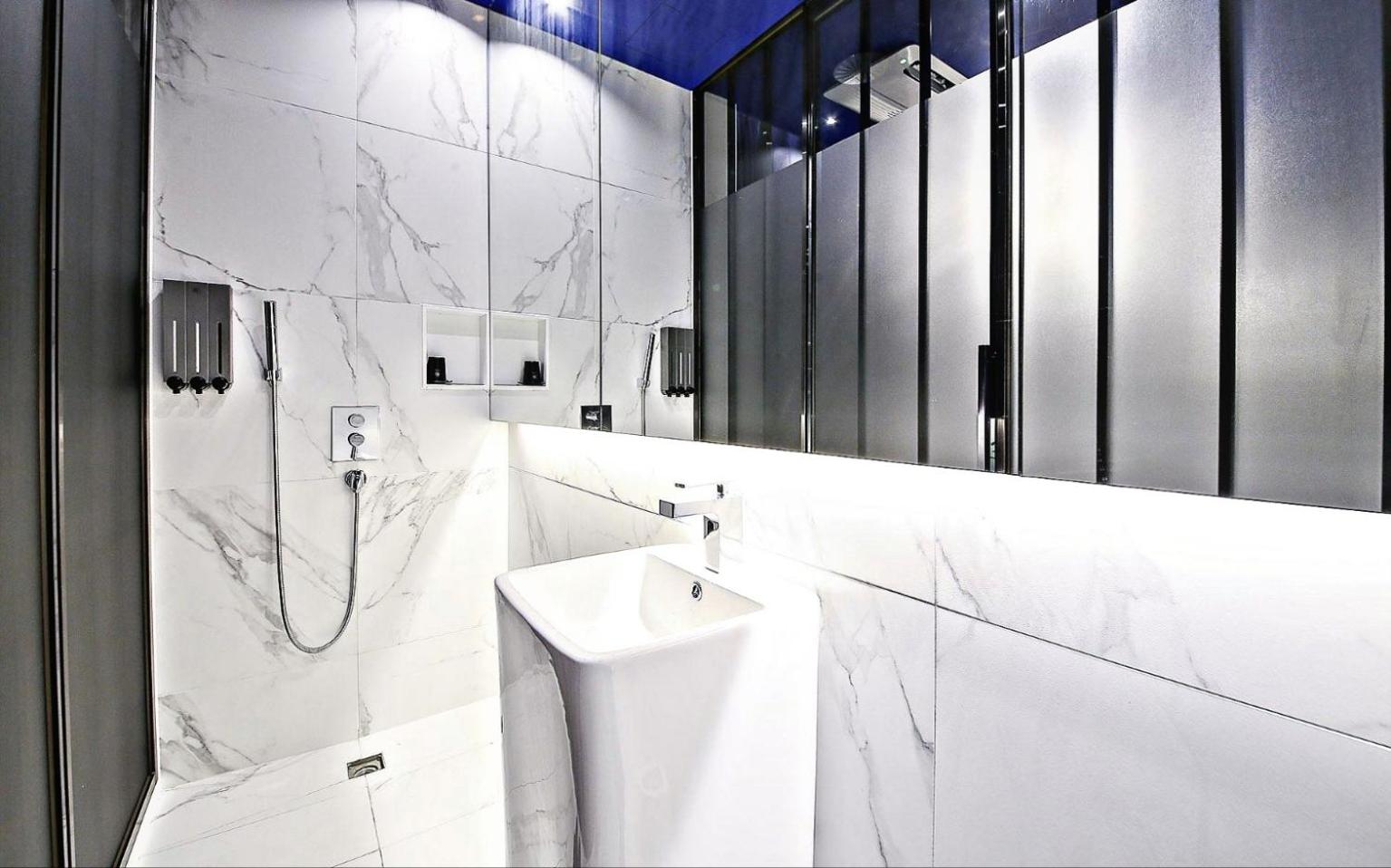 Deluxe Double Room - Photo 7