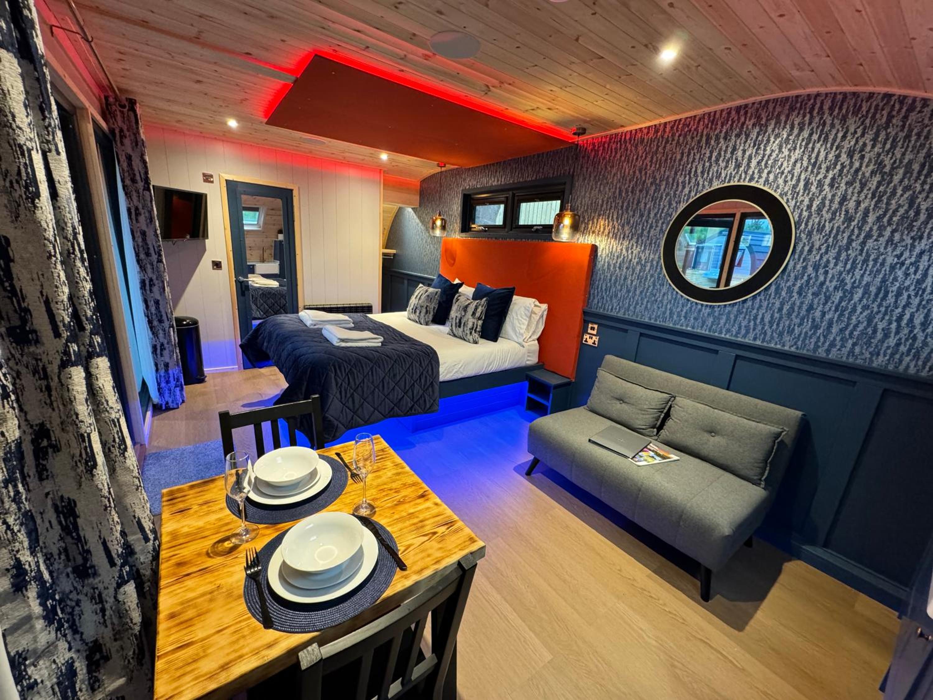Deluxe Apartment