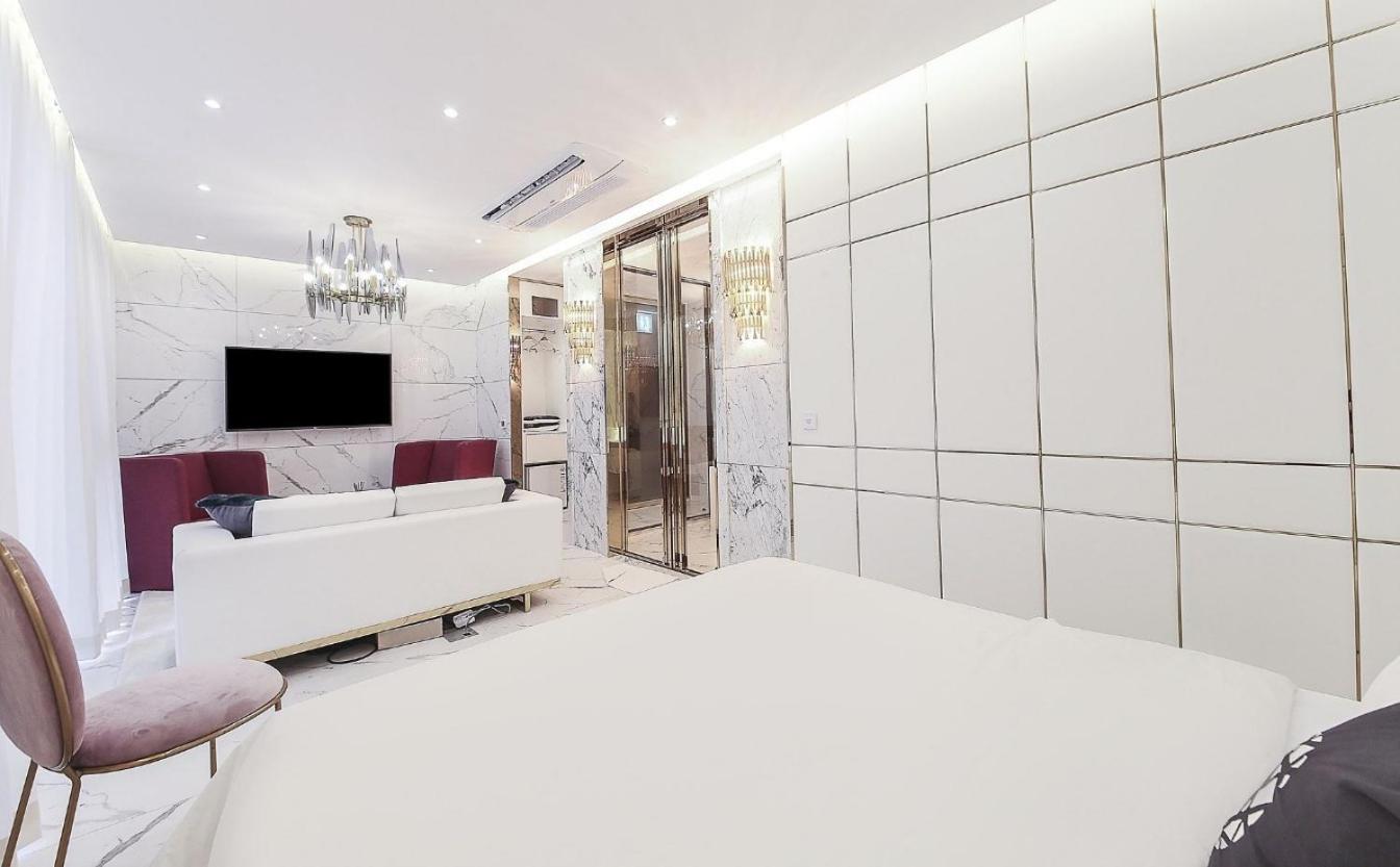 Suite - Photo 5