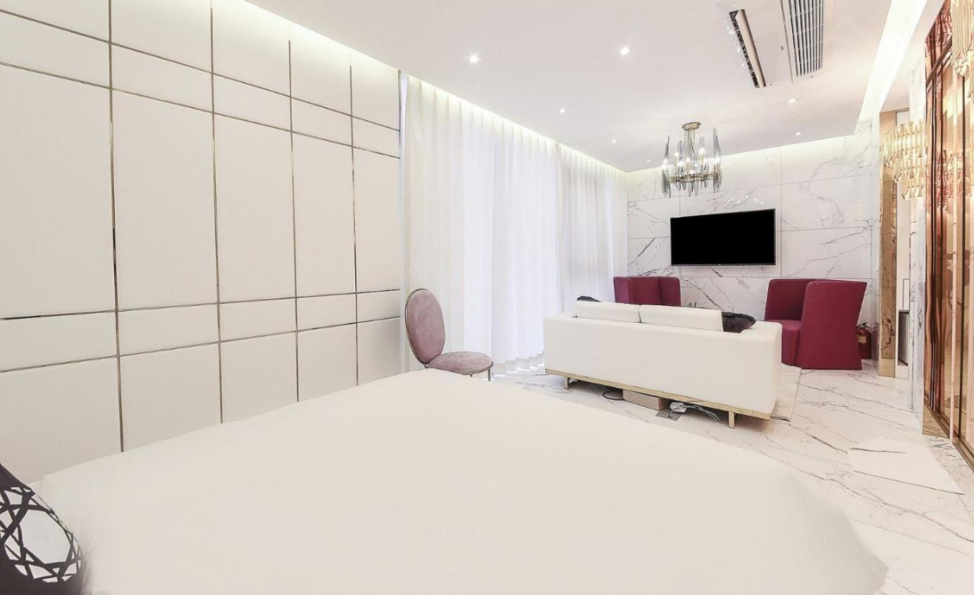 Suite - Photo 7