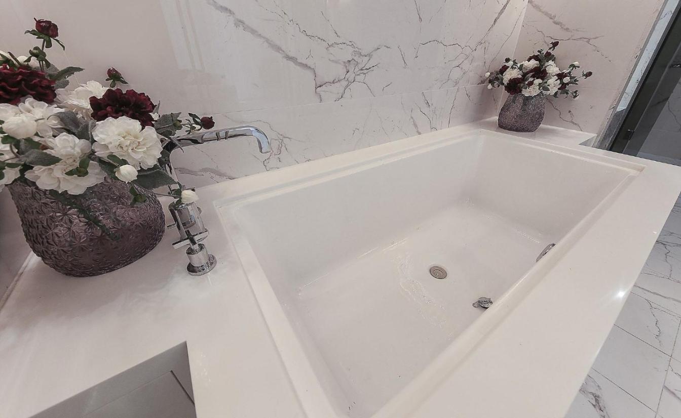Suite - Photo 8
