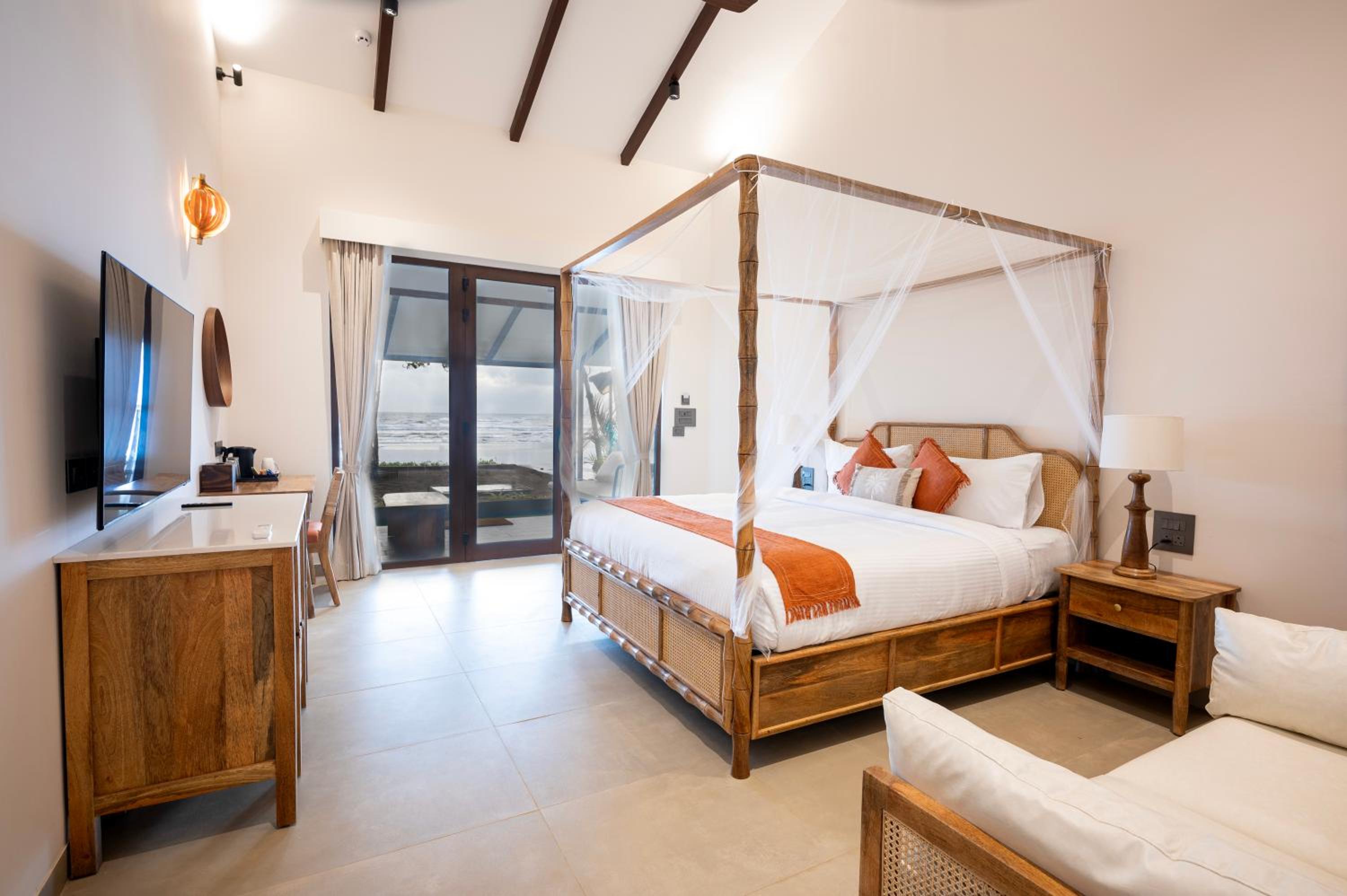 Luxury Sea Front Cottage