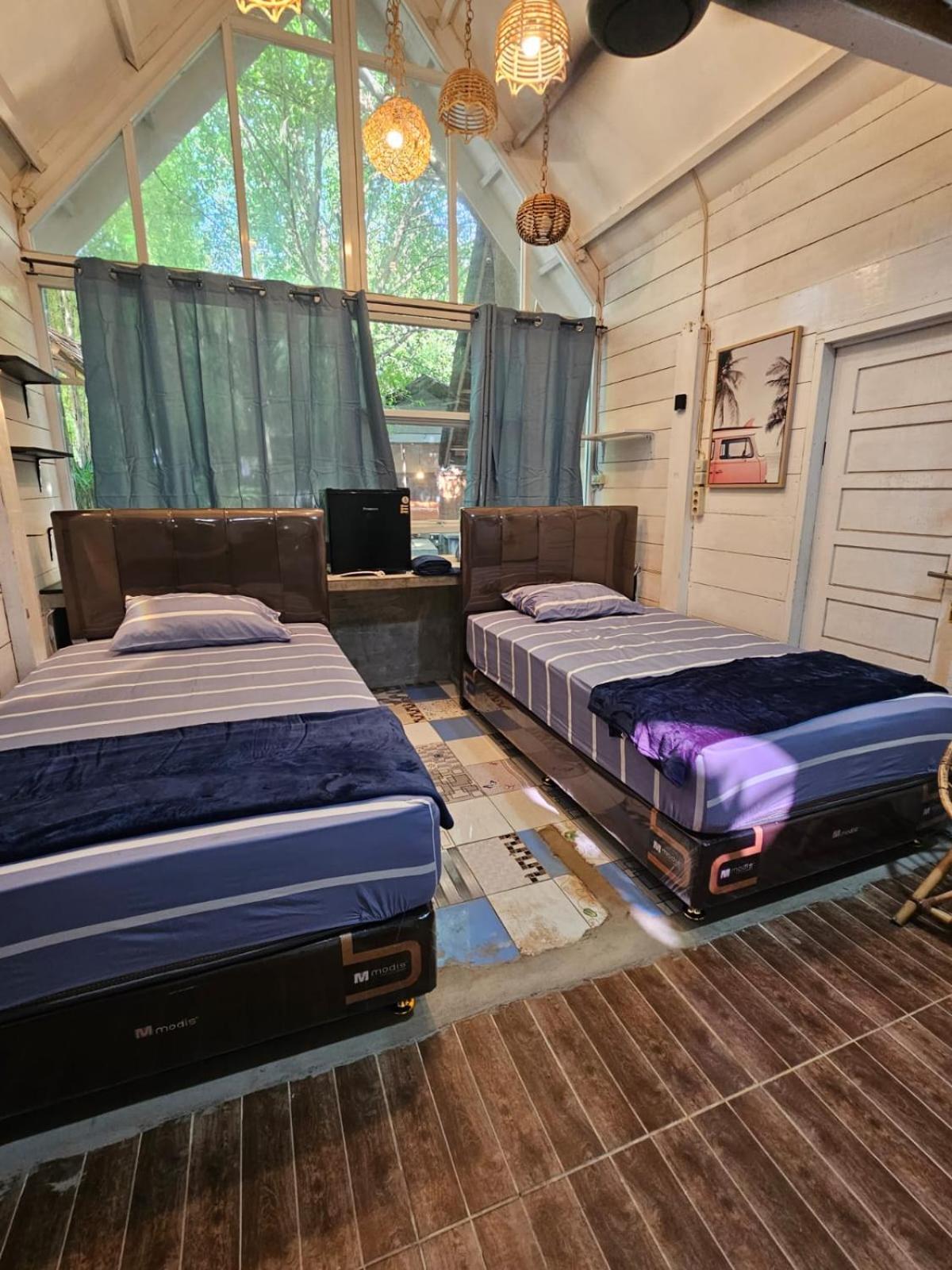 Standard Double Room with Two Double Beds photo 3
