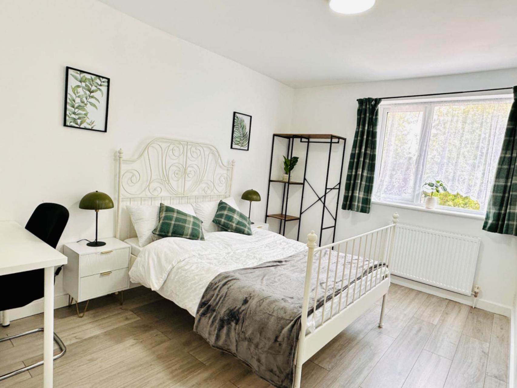 Four-Bedroom House photo 1