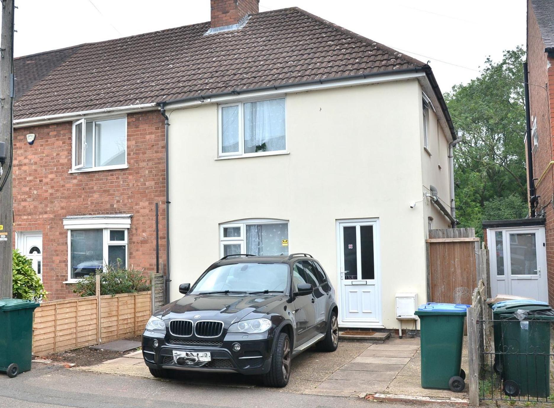 Four-Bedroom House photo 2