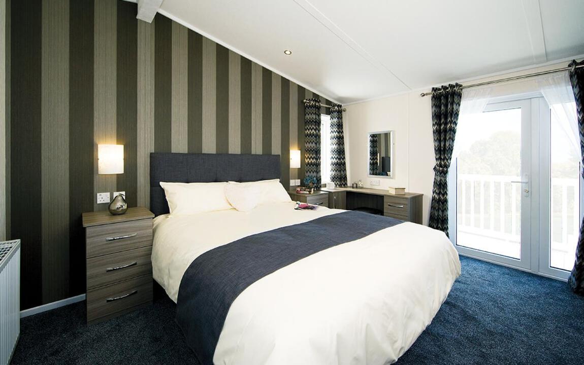 Two Bedroom Deluxe Lodge with Hot Tub