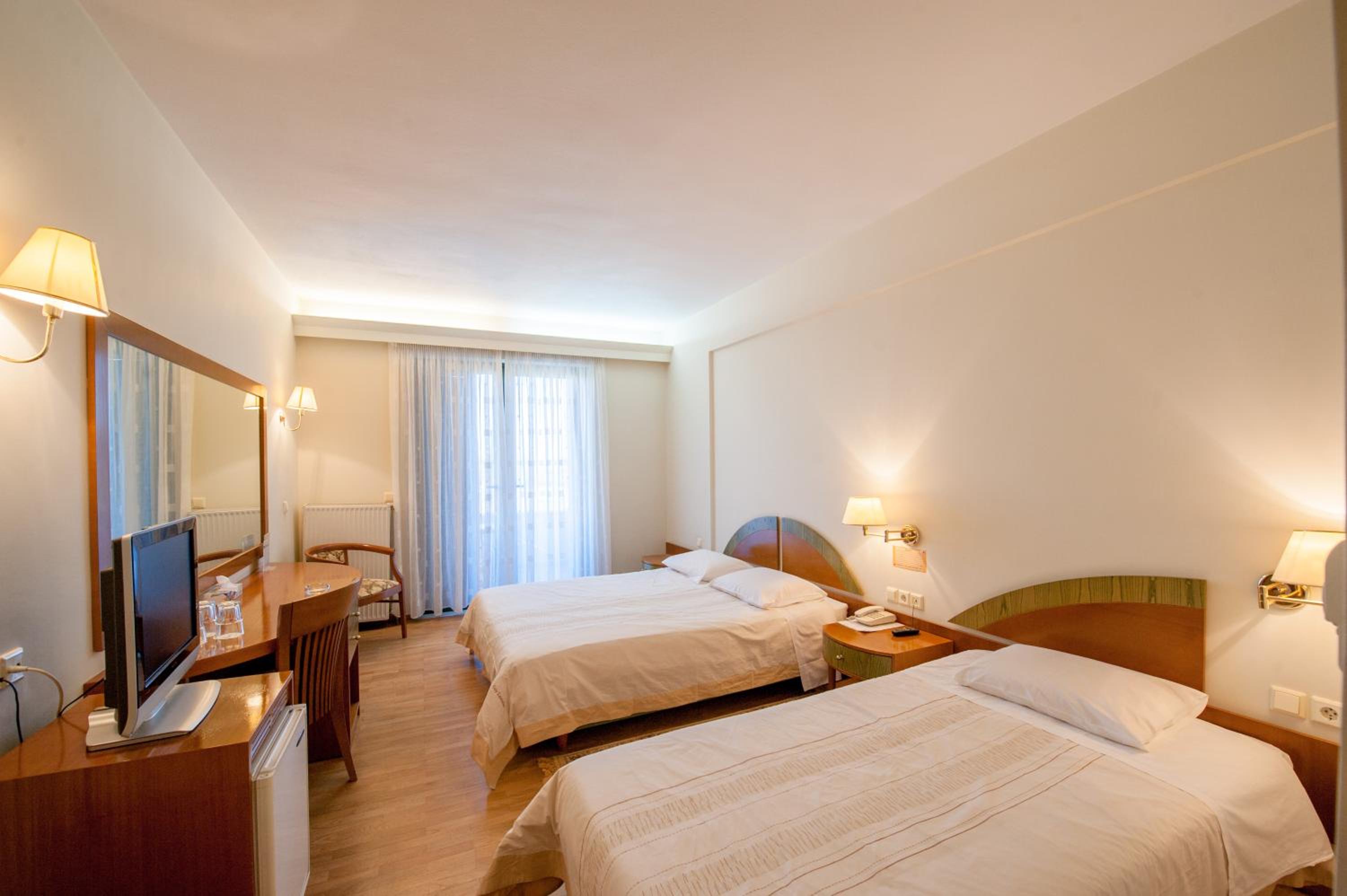 Twin Room - Photo 4