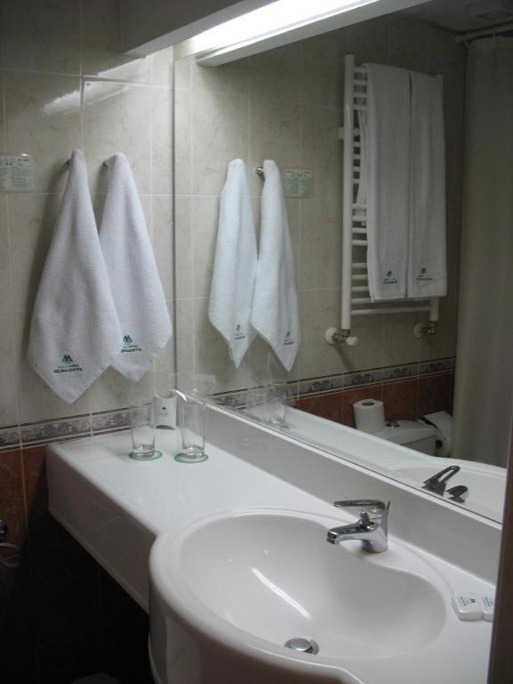 Standard Double or Twin Room photo 2