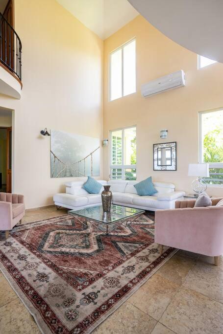 Villa photo 2