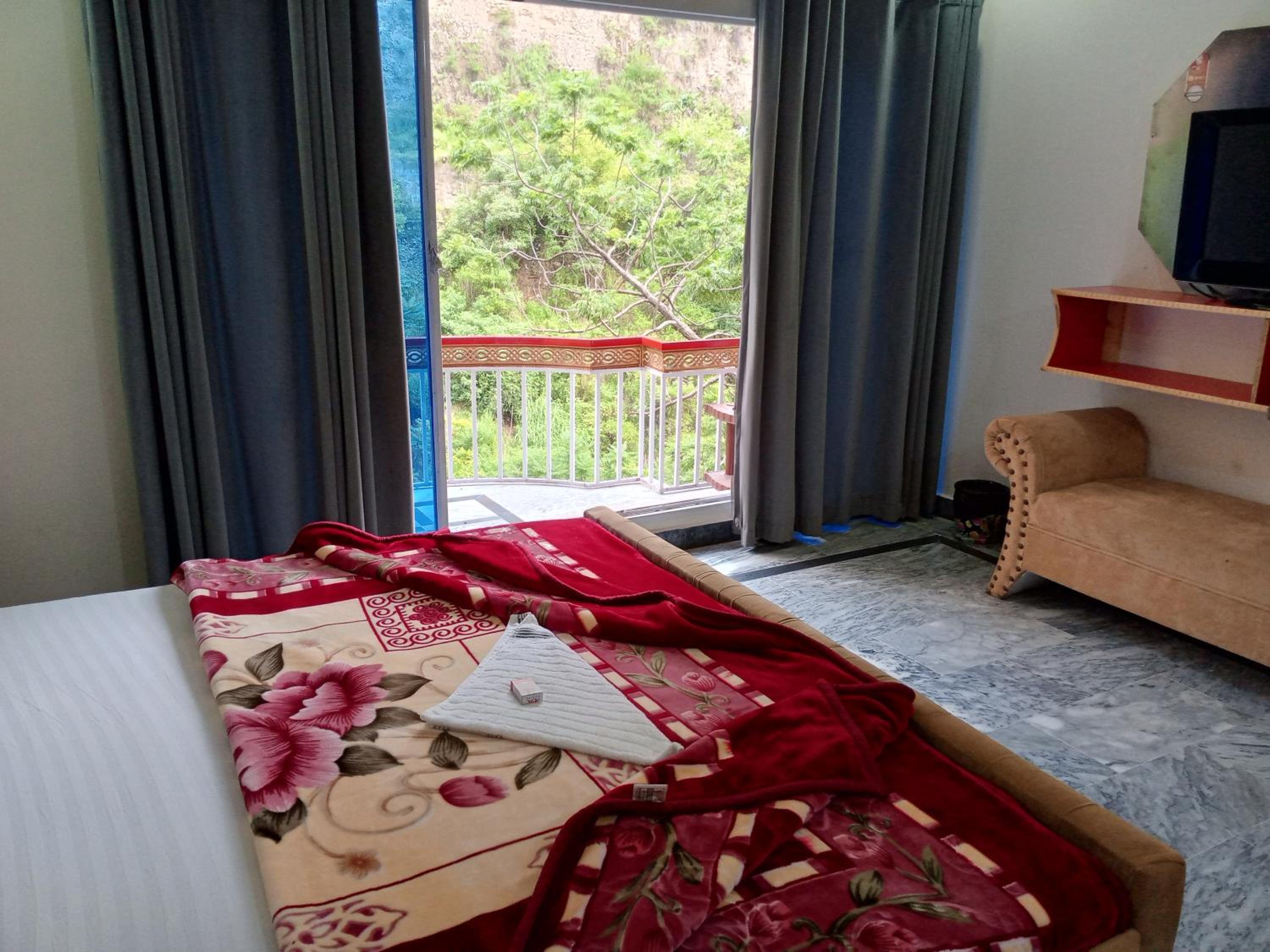 Deluxe Double Room with Balcony photo 1