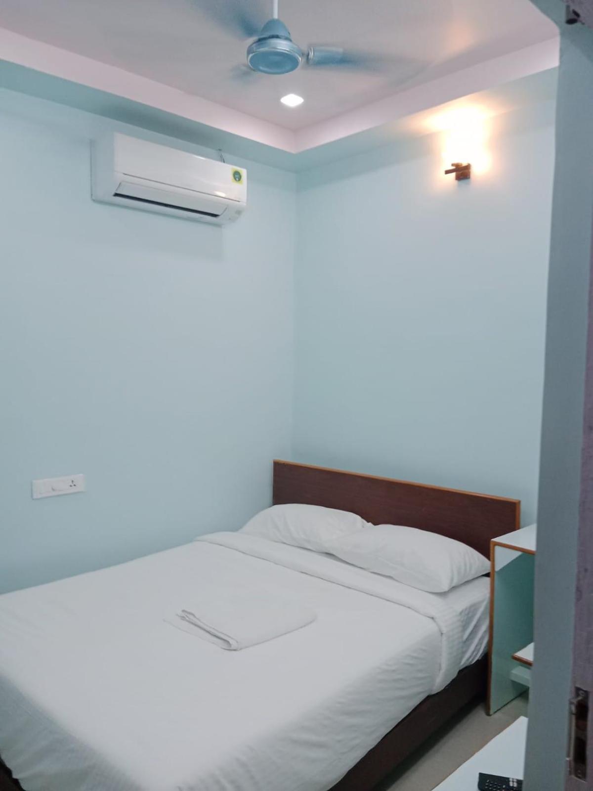 Budget Double Room photo 2