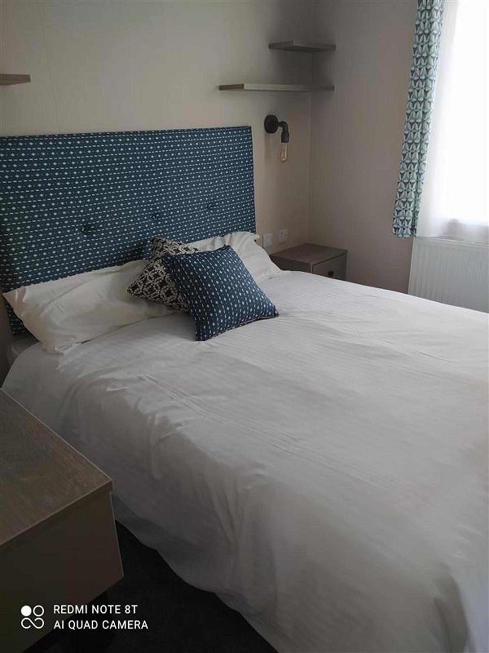Two Bedroom Caravan with Hot Tub